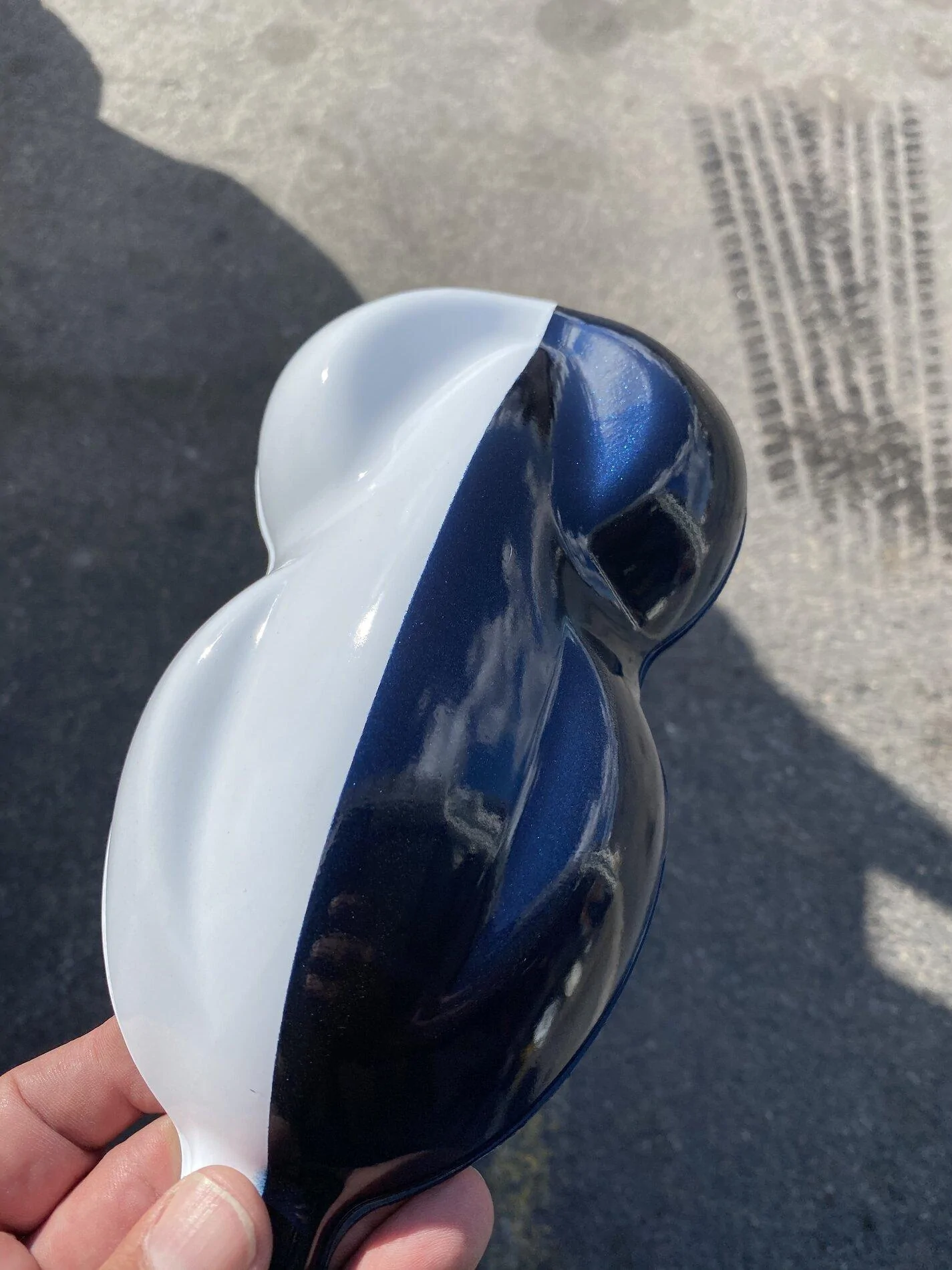 Ford Bronco Antimatter blue with white combo 6BCA6092-8065-412E-AE7F-1FDBA6D7C12D