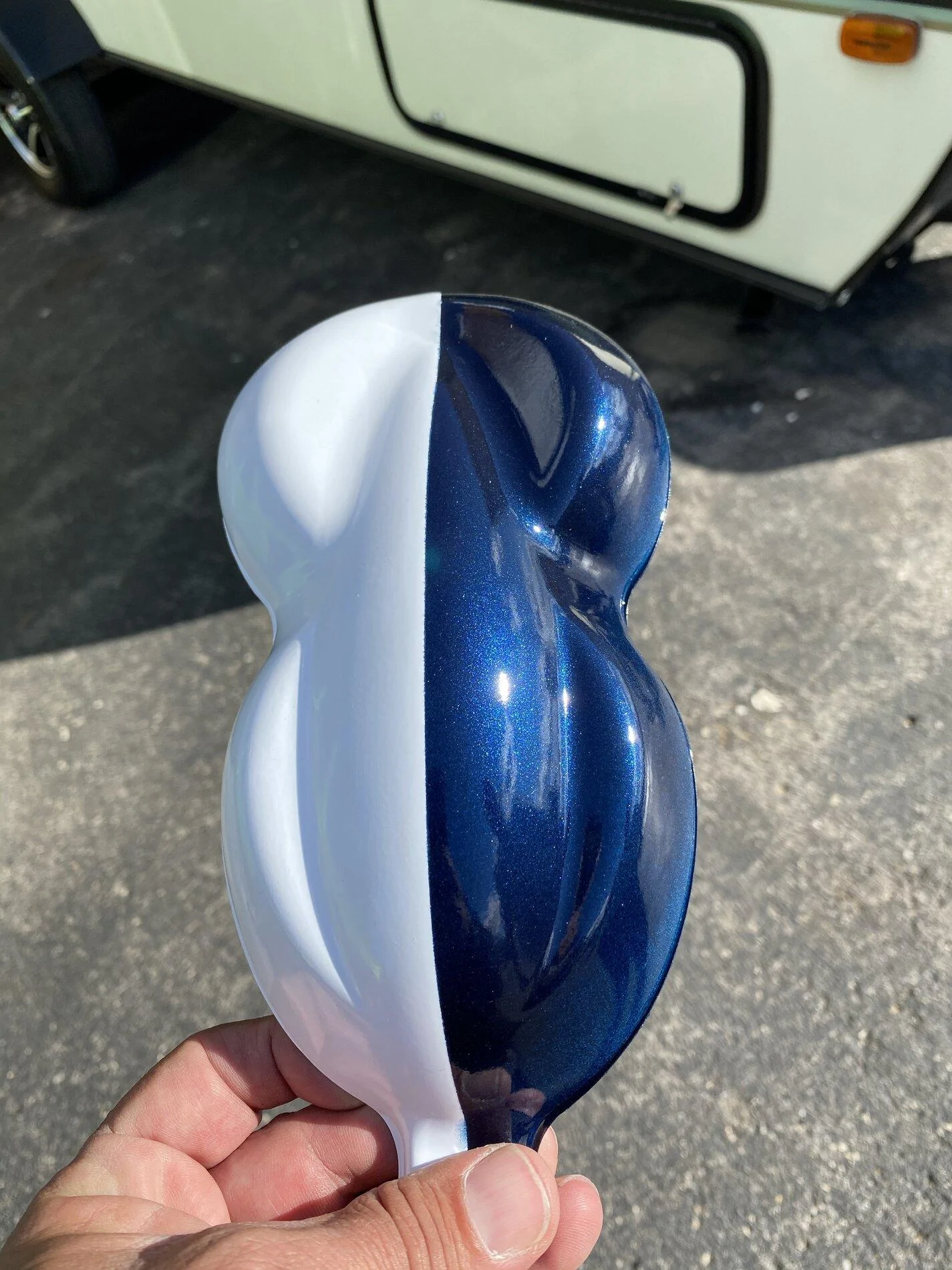 Ford Bronco Antimatter blue with white combo 47BB94E7-9CC6-4A3B-8FFB-625875486195