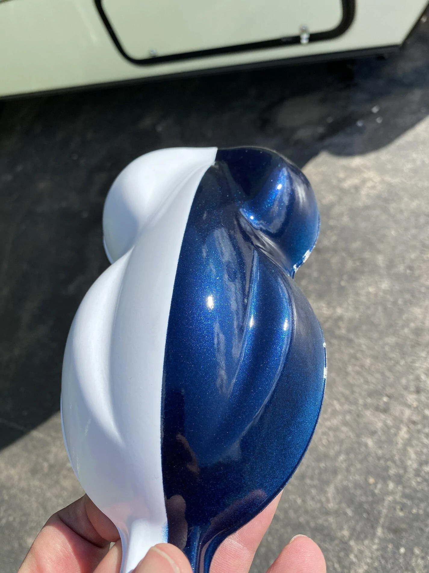 Ford Bronco Antimatter blue with white combo D6B98822-C031-4BFF-90D4-557C44E4629A