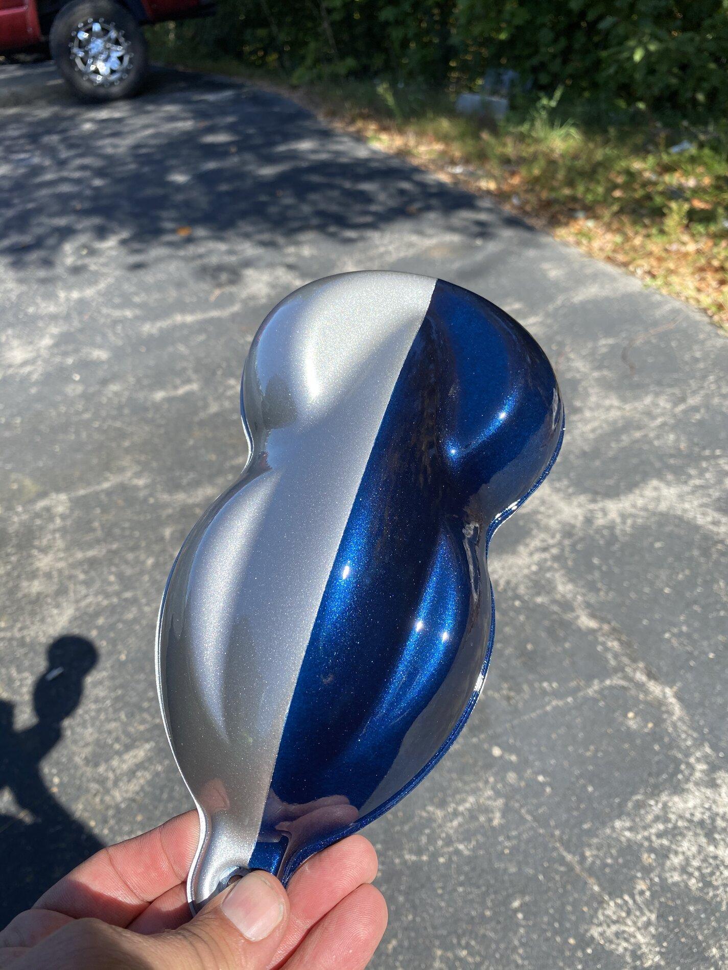 Ford Bronco Antimatter blue/ iconic silver combo 88D2BE96-7815-45FF-AD8A-98608E80145D