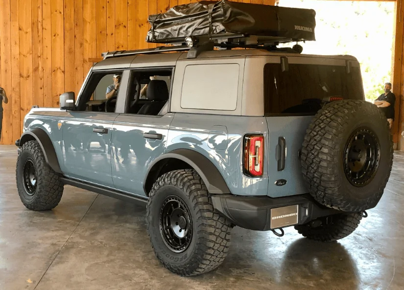 Ford Bronco Antimatter Blue Bronco Preproduction First Look! 4 Door Big Bend Model Screenshot_20201007-112536