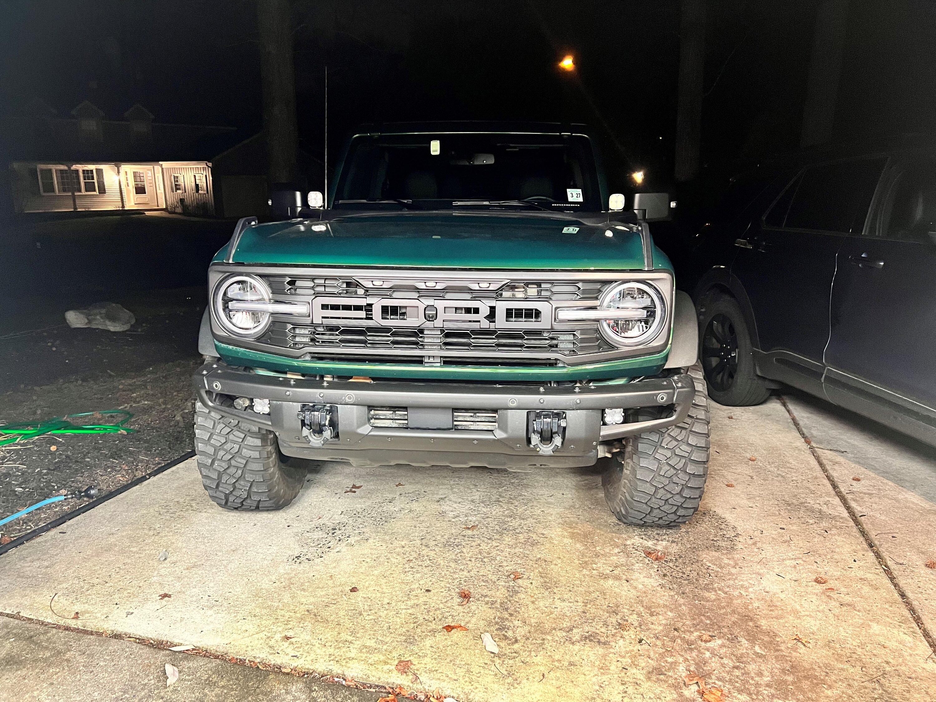 Ford Bronco Changed Badlands to Raptor Grille jkhgc