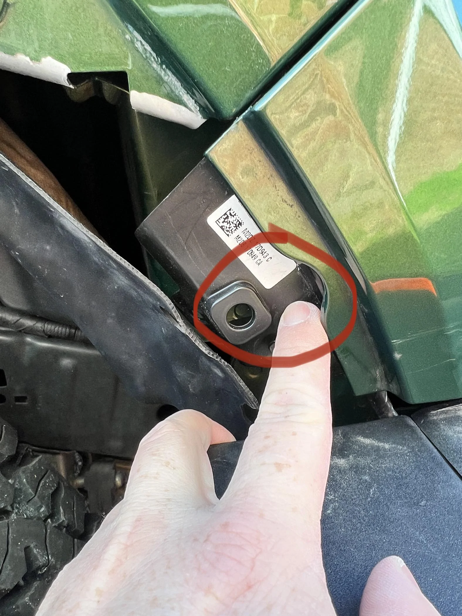 Ford Bronco Minor Fender Damage....Help with part(s) IMG_1489