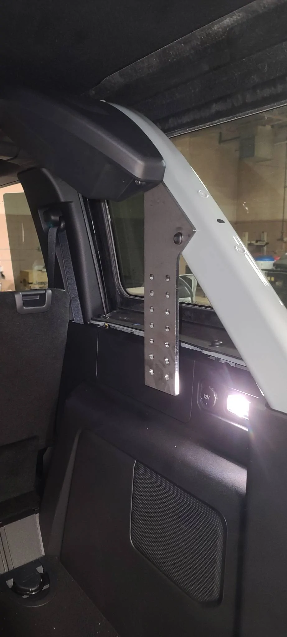 Ford Bronco GOAT FABRICATION ADJUSTABLE CARGO BASKET image000007