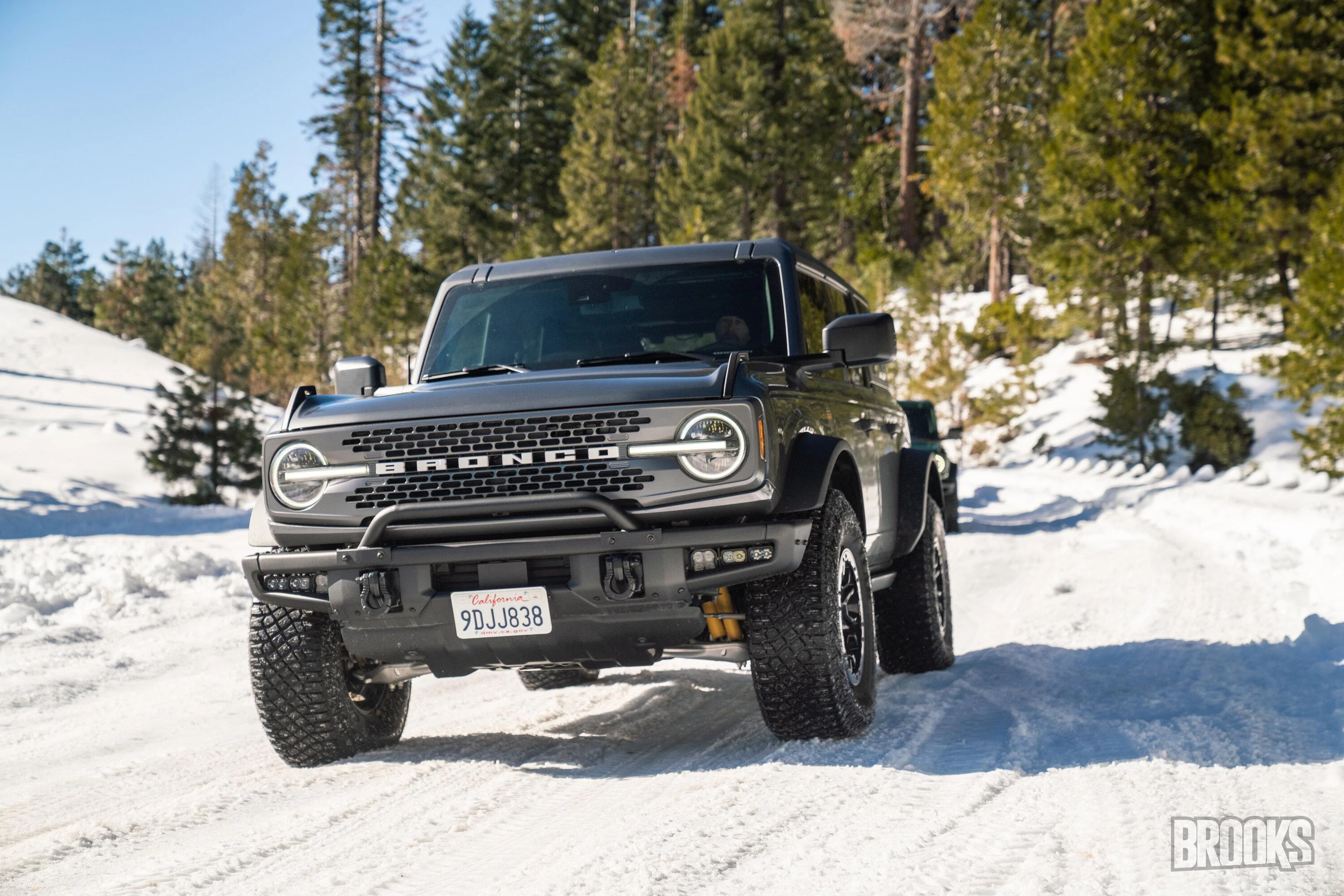 Ford Bronco 20+ Broncos hit the mountain to find some snow... lessons were learned MJB00826