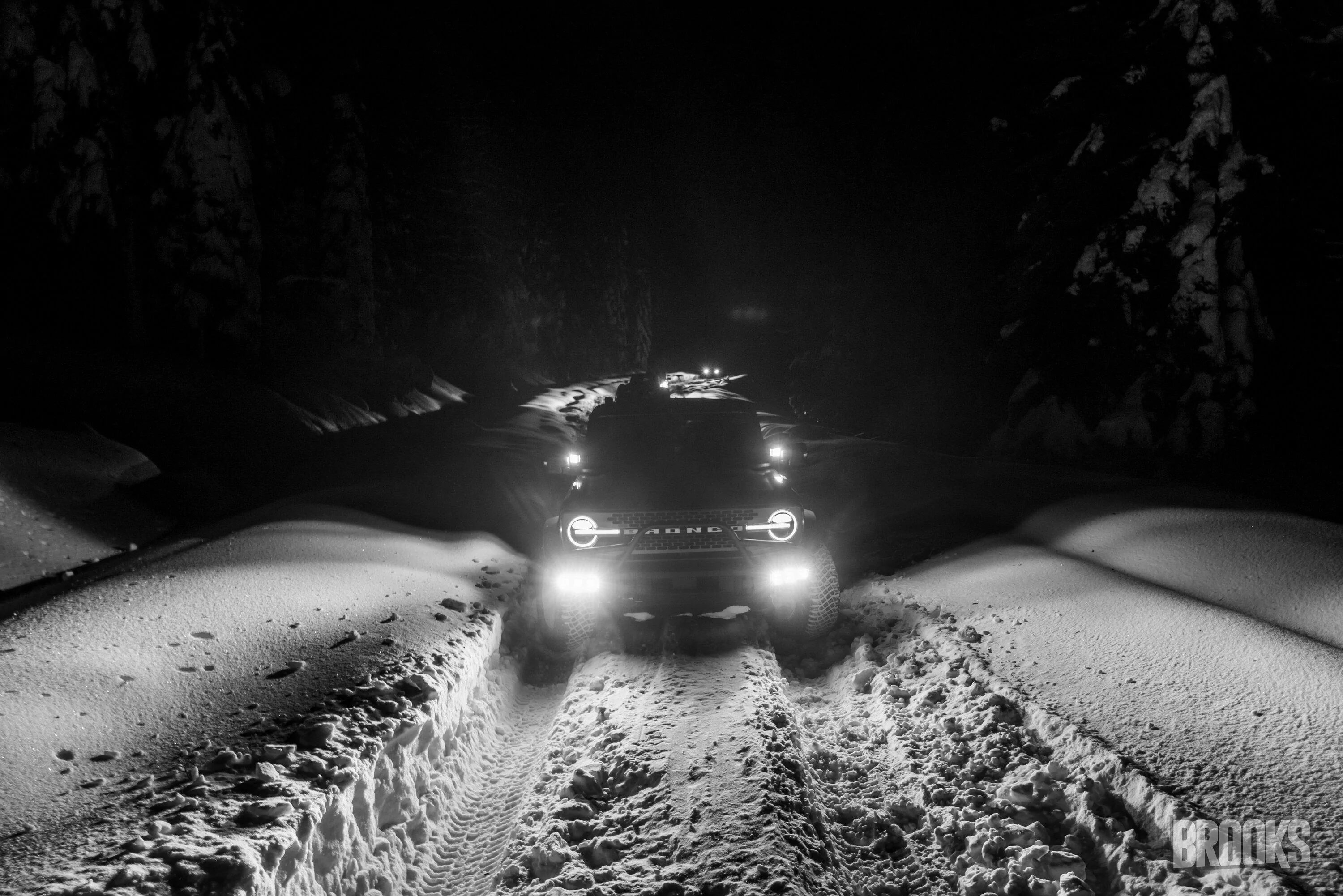 Ford Bronco 20+ Broncos hit the mountain to find some snow... lessons were learned MJB01318
