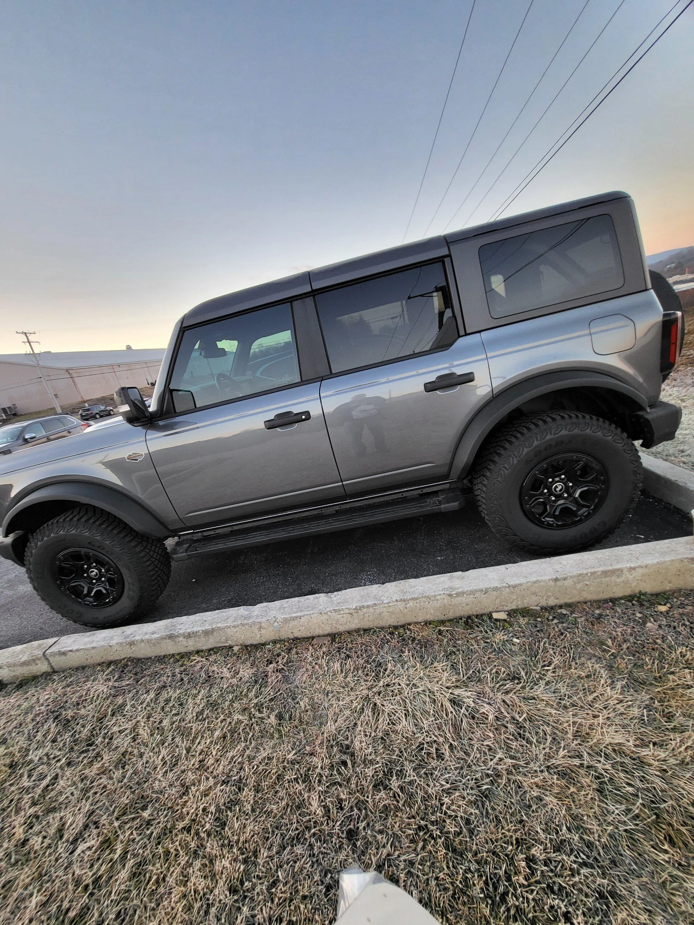 Ford Bronco CARBONIZED GRAY Bronco Club 20221209_072811