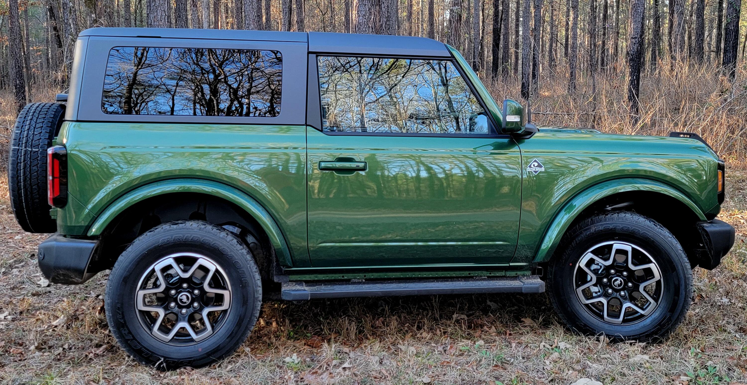 Ford Bronco ERUPTION GREEN Bronco Club cropped