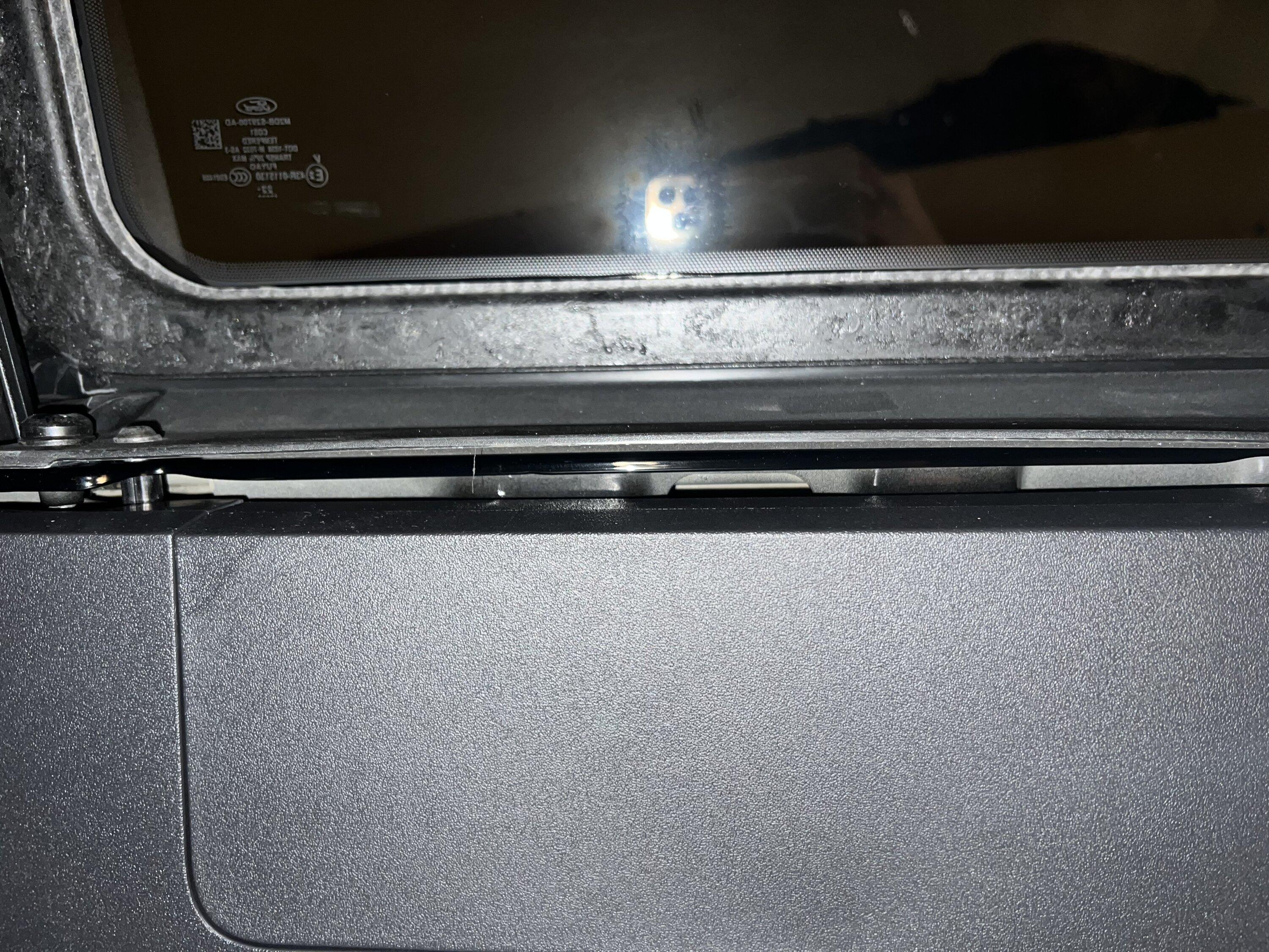 Ford Bronco Does this look right to you? (Cargo area/tailgate) 20DB7A20-BCA2-48A7-9370-CABF373BB003