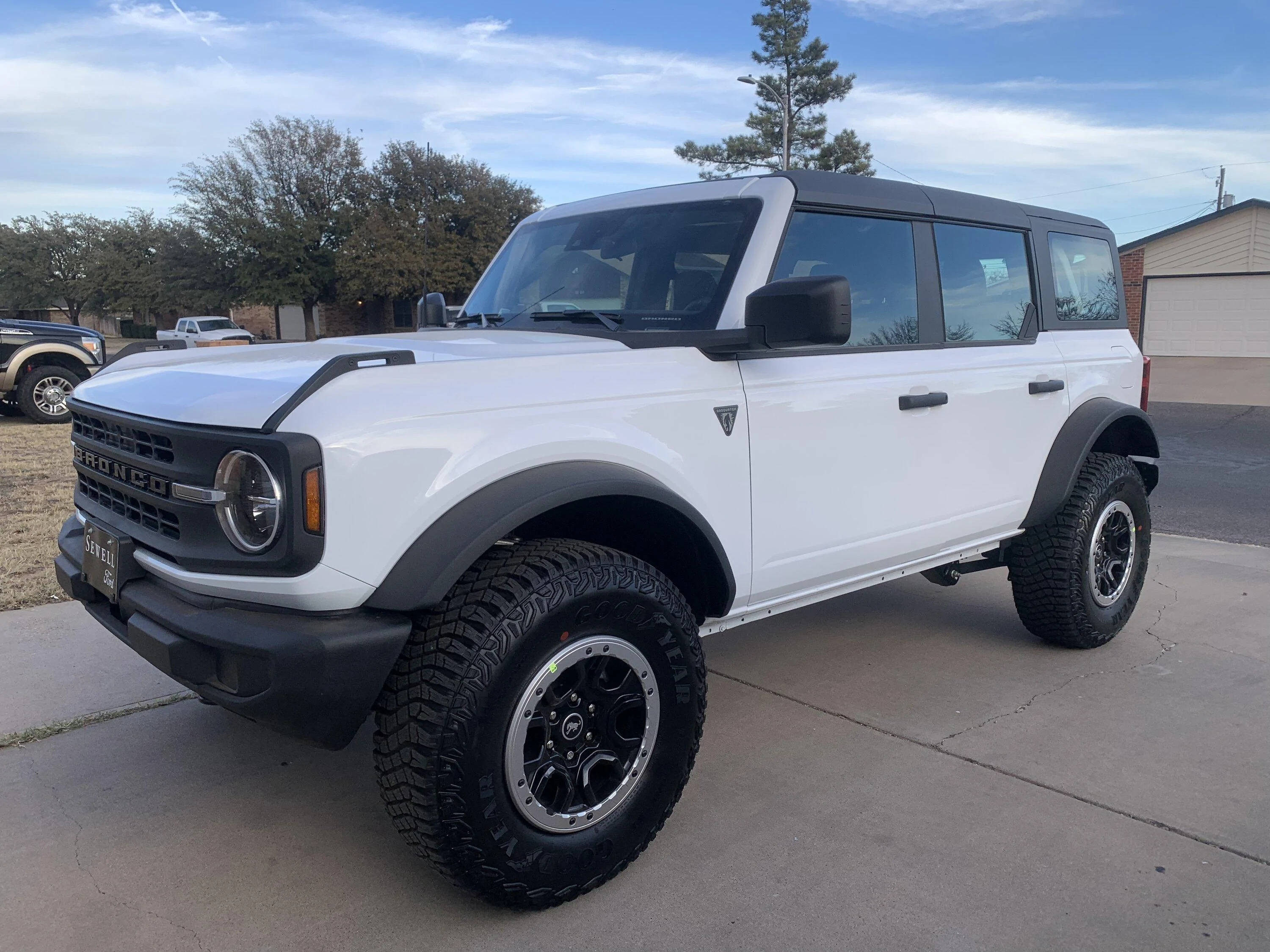 Ford Bronco Base Model Bronco Thread D3328169-BD97-4D0D-9ADE-F31FF7603AA1