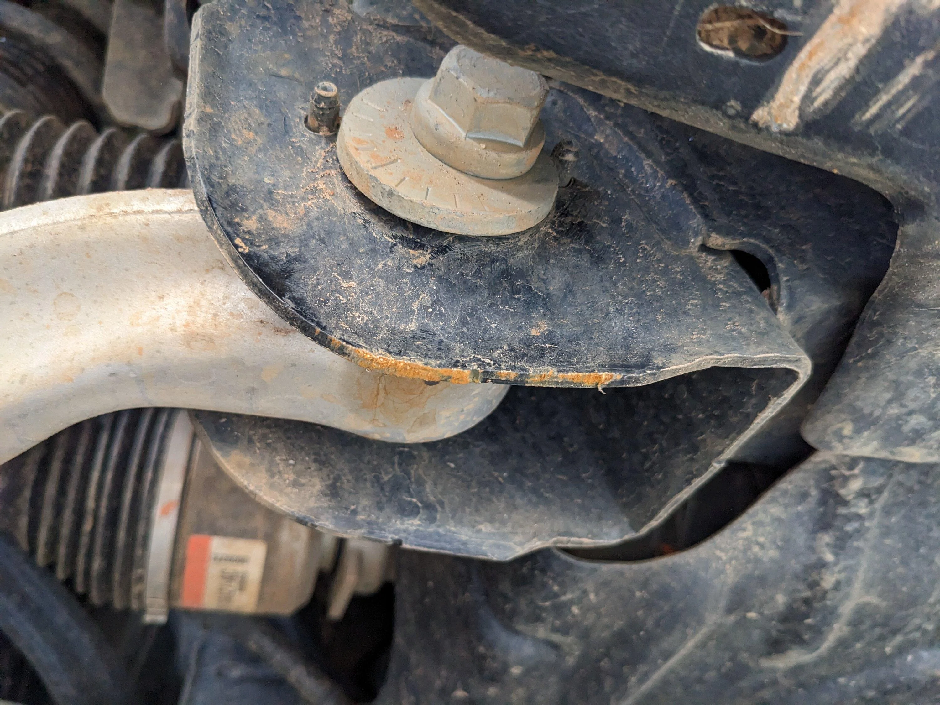 Ford Bronco Lower control arm mounting point damage. Should I be worried? PXL_20230126_220451715