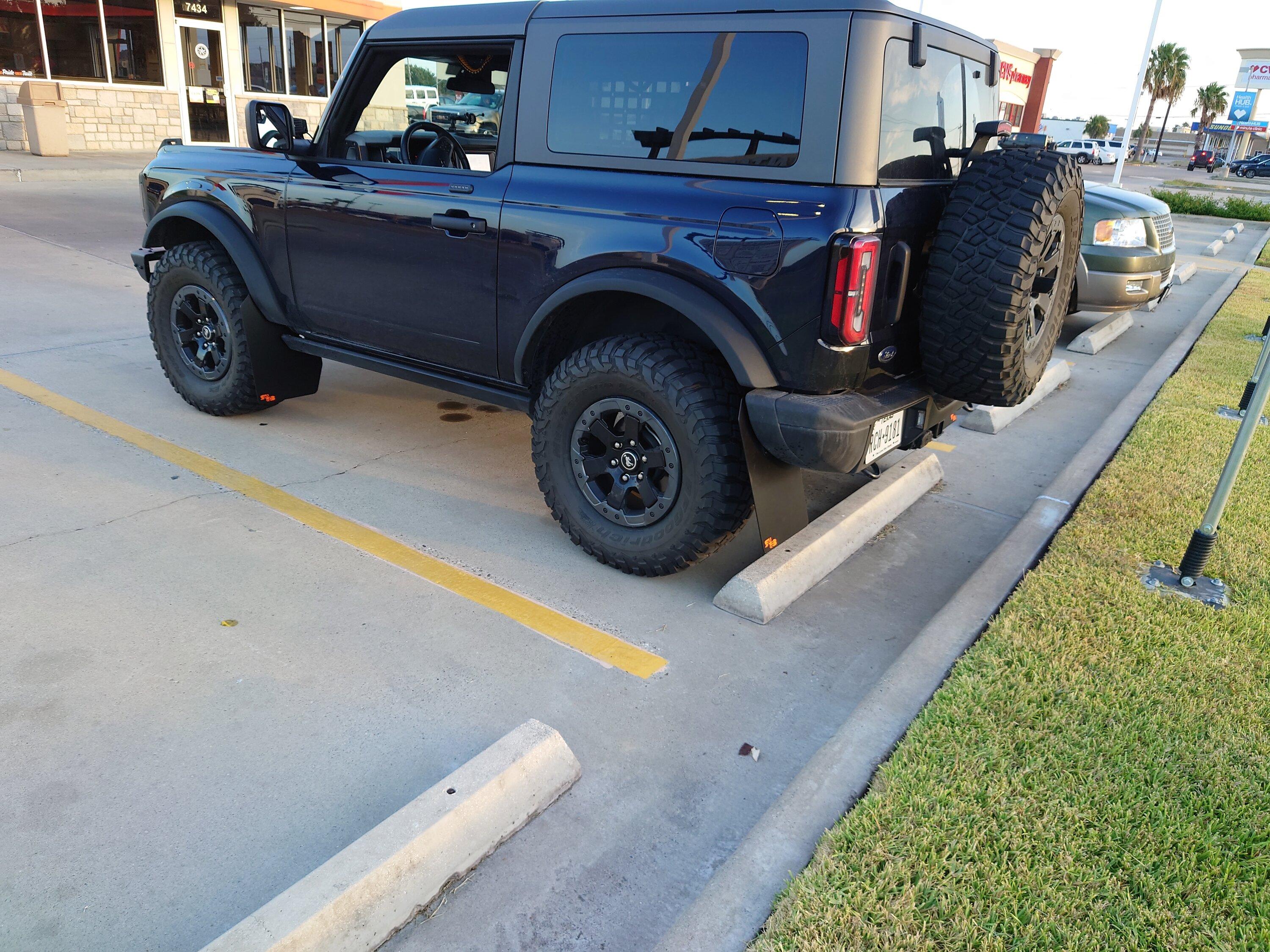Ford Bronco Controversial subject here.....mud flaps. DSC_0586.JPG