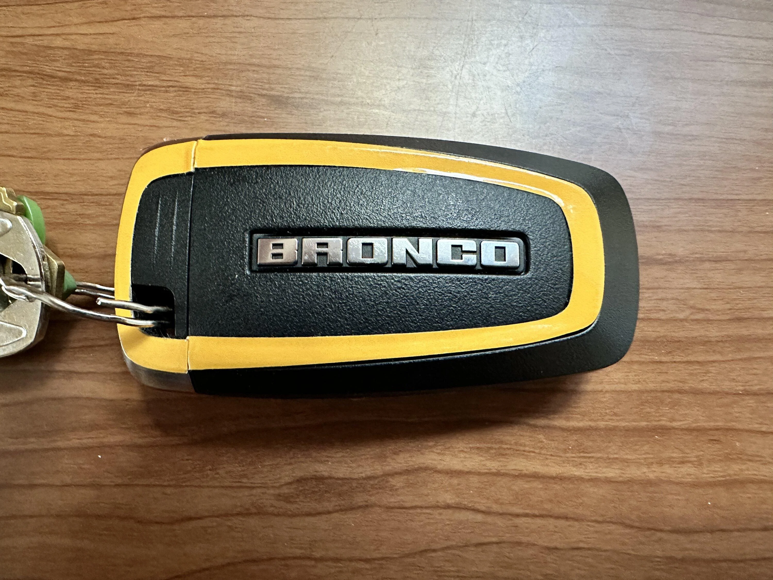 Ford Bronco 2 Broncos 1 Key Fob 092C014F-B610-467F-BB74-7A4676B9BA0E_1_201_a