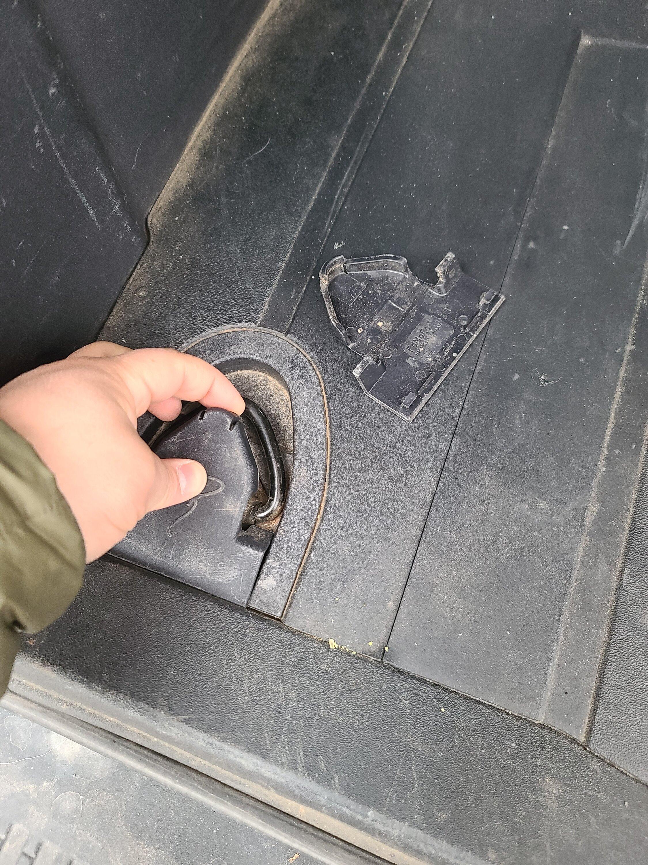 Ford Bronco Slide out tailgate install - '21 BL Sas 20230128_130356