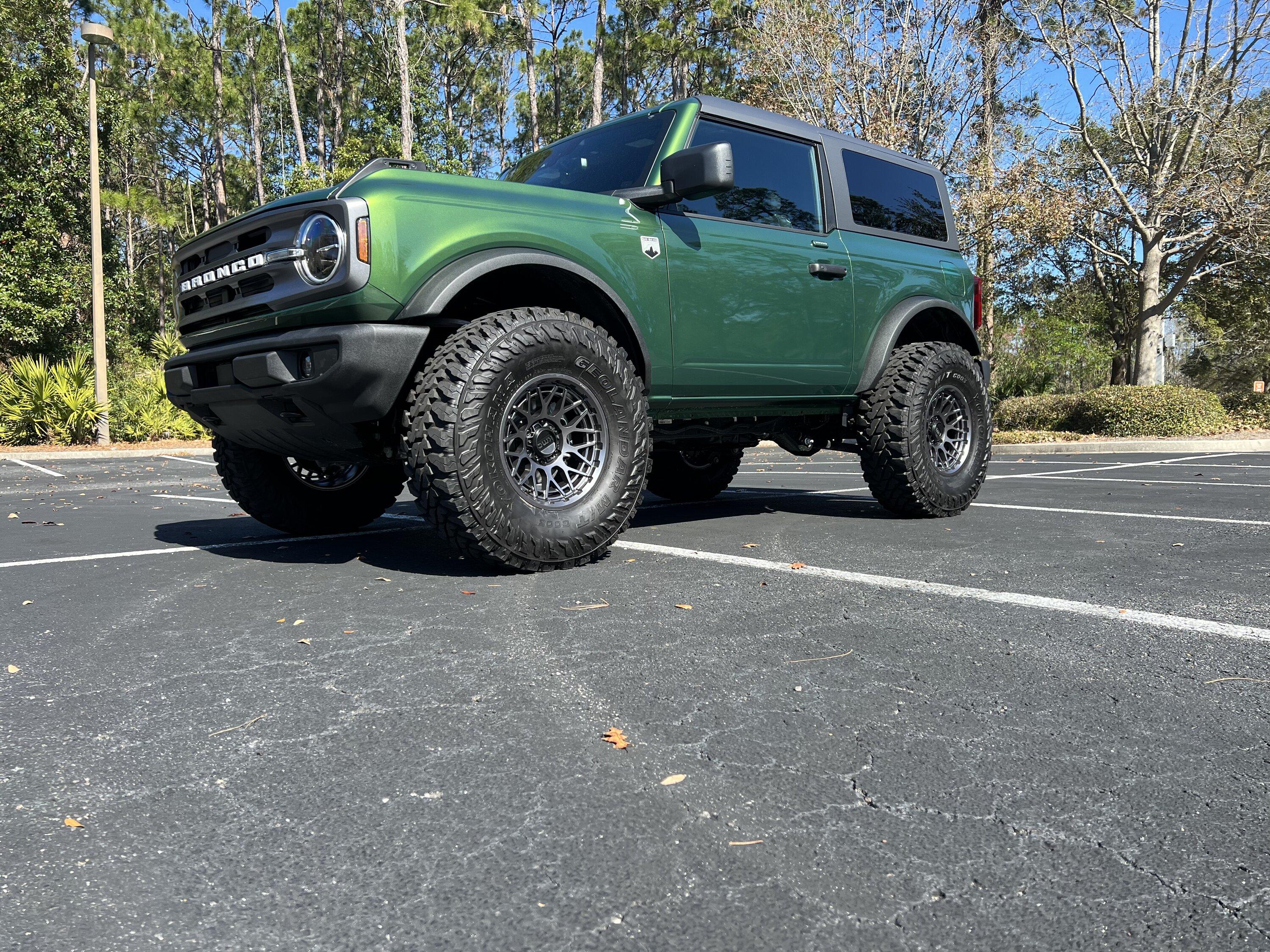 Ford Bronco ERUPTION GREEN Bronco Club 72D59AA0-A689-461E-930F-C9FE3D8B150E