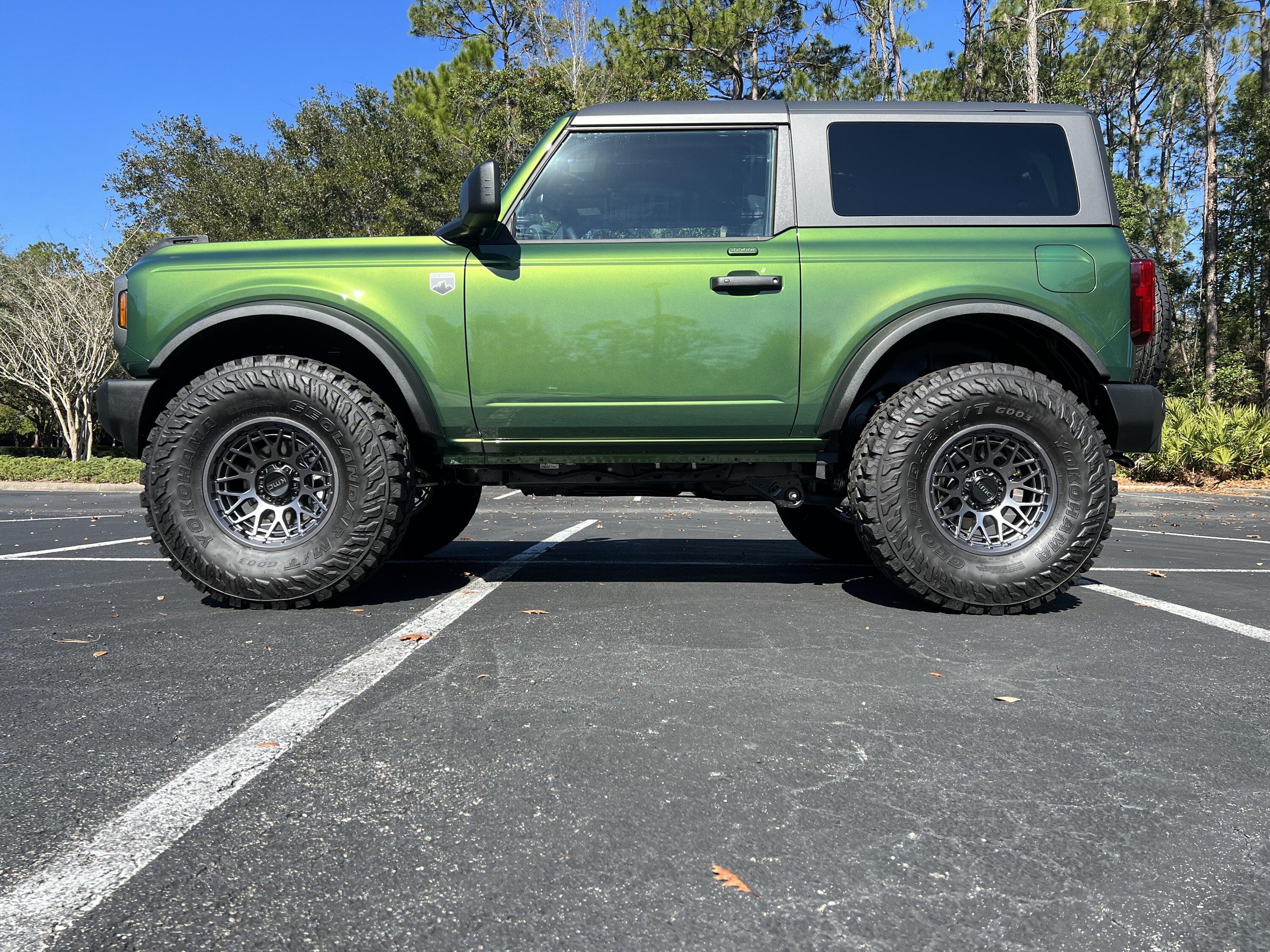 Ford Bronco ERUPTION GREEN Bronco Club F7F77FB3-042D-4193-92F9-84ED8FFEF74B