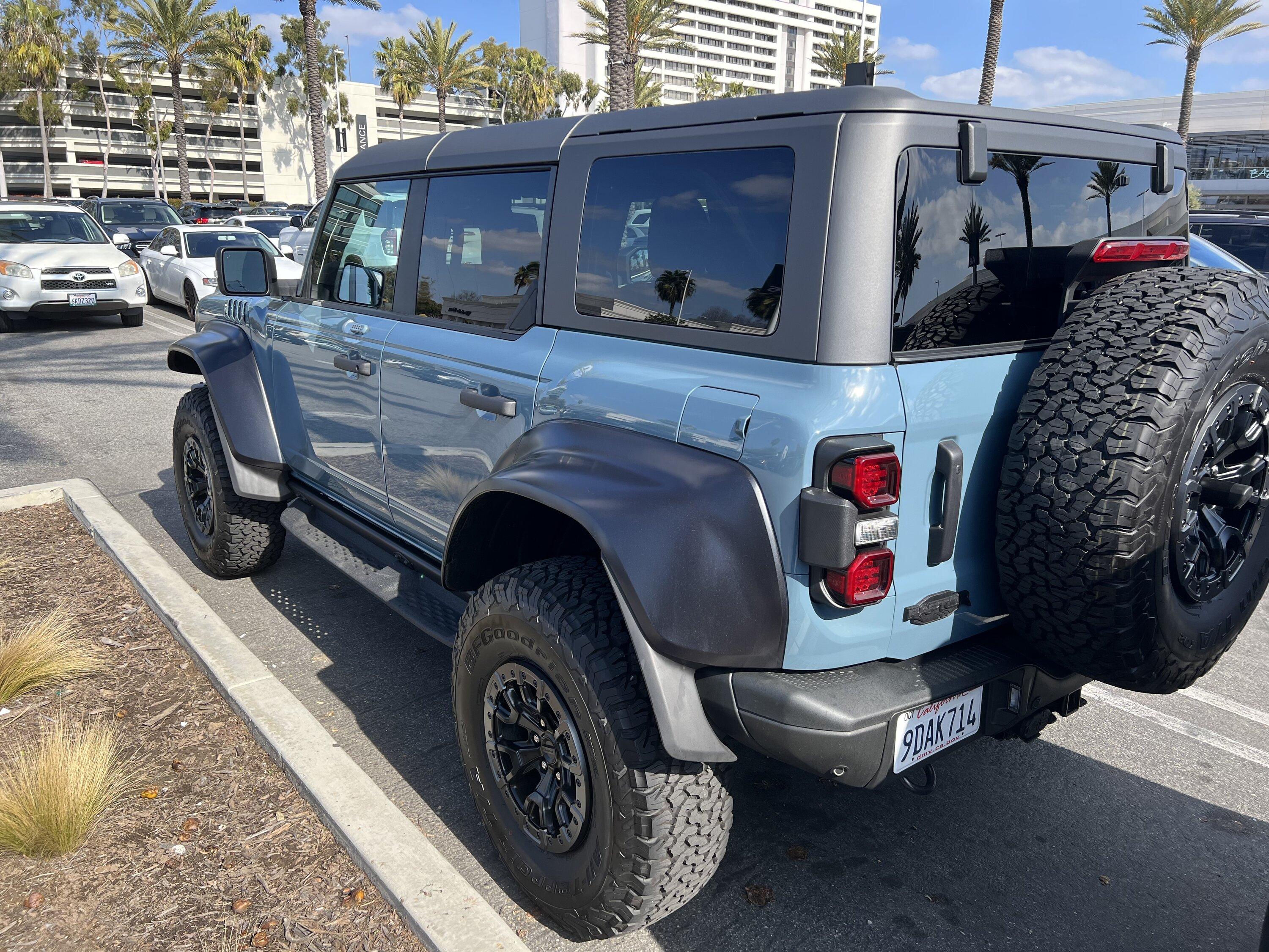 Ford Bronco RAPTOR SPOTTED IN SOCAL 973B86C4-2C5D-4380-B03C-D979E7E1821C