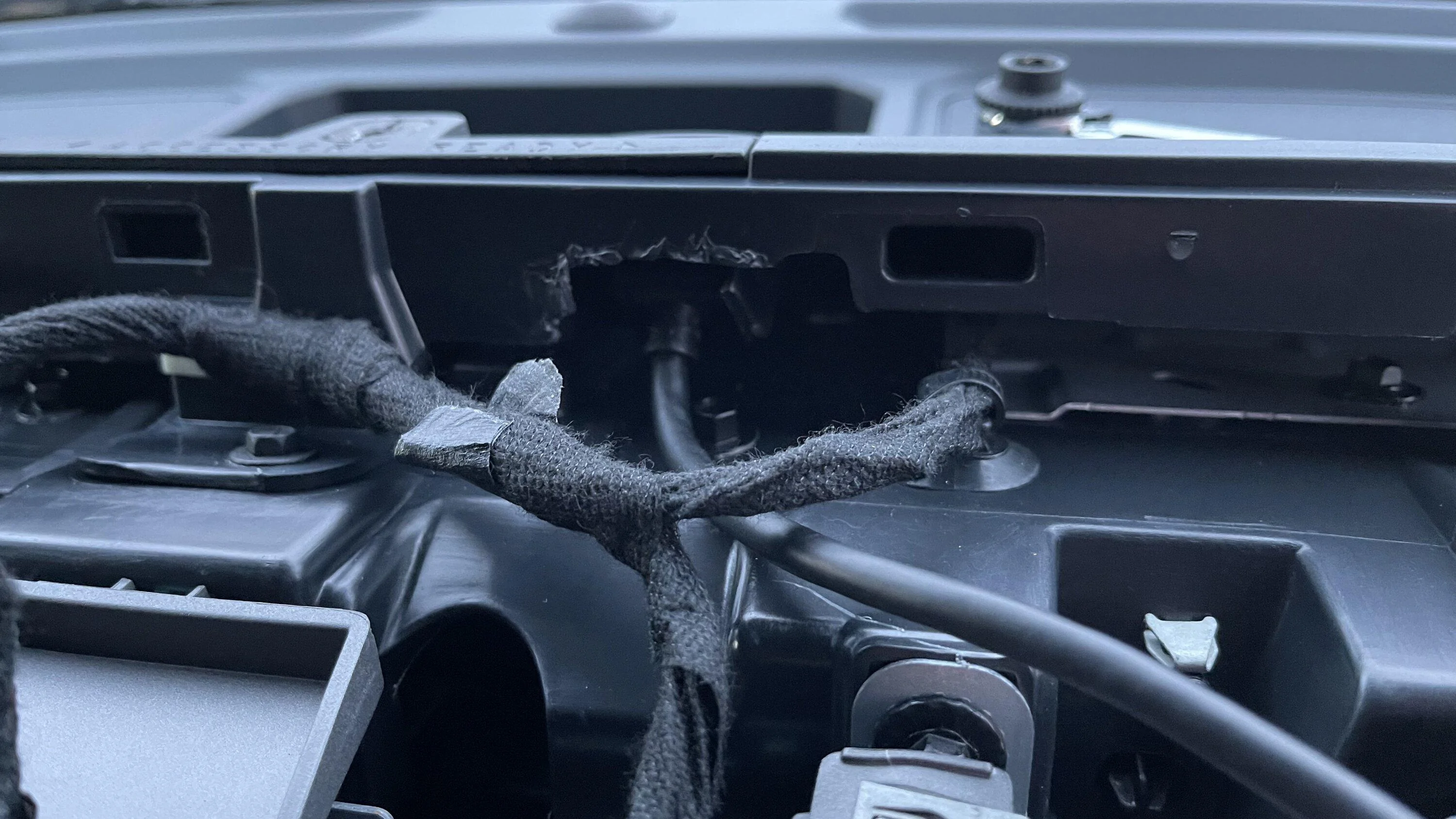 Ford Bronco Installing USB plug on the top of the dash, like the Lux package -- DIY install how-to & photos E957E9D1-3417-4078-A815-ABFD48838BD0