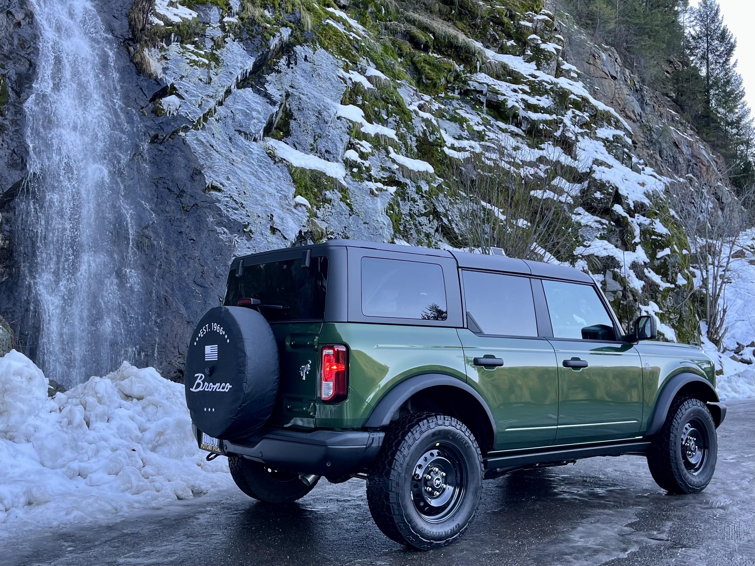 Ford Bronco ERUPTION GREEN Bronco Club 471B04F8-E43A-4B90-A447-478D6D888138