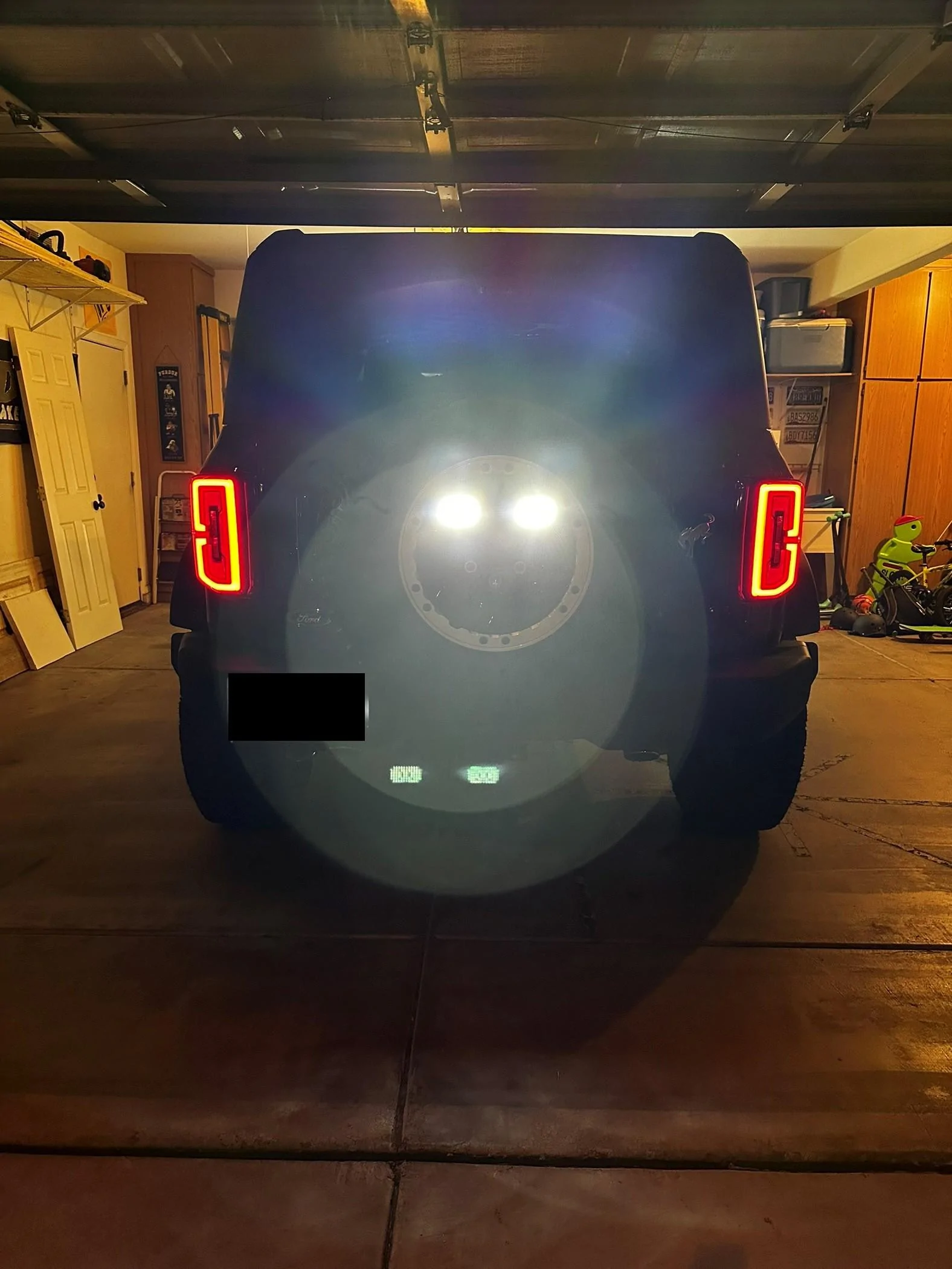 Night Reverse White.webp