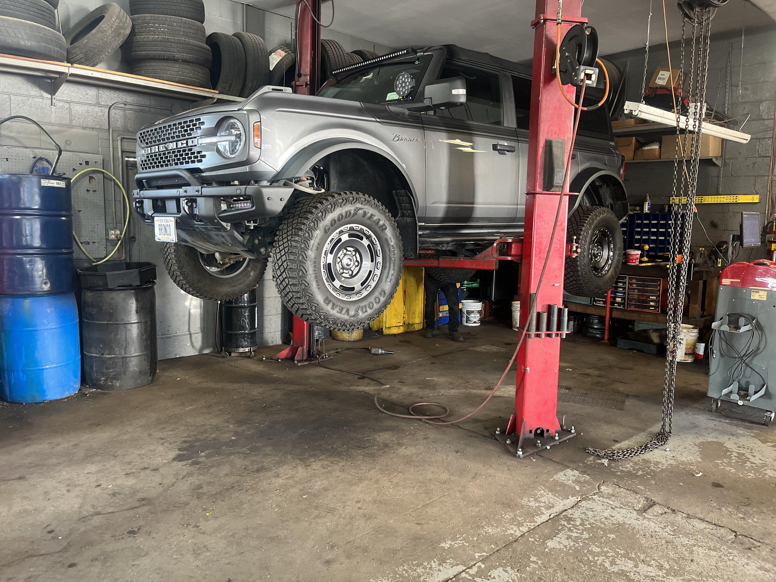 Ford Bronco BadSquatch gets Everglades shoes C53F526F-31BF-42D9-BEBF-08345E1FD67F