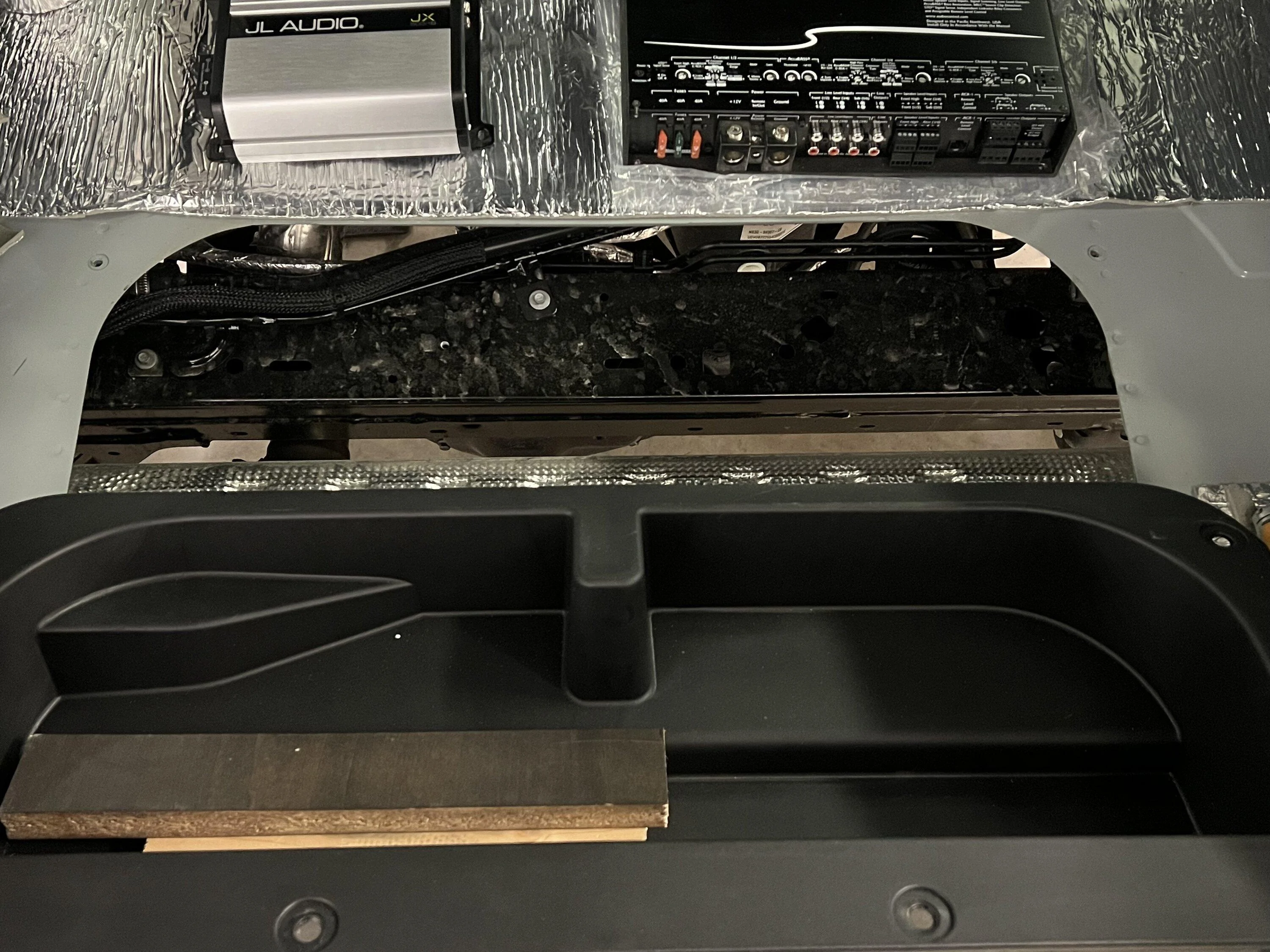 Ford Bronco Bronco audio upgrade build: Hertz woofers, Audison tweeters, Rainbow midrange, AudioControl amp, JL 5B5E199D-0141-4B38-AB6F-639237F2BAA9