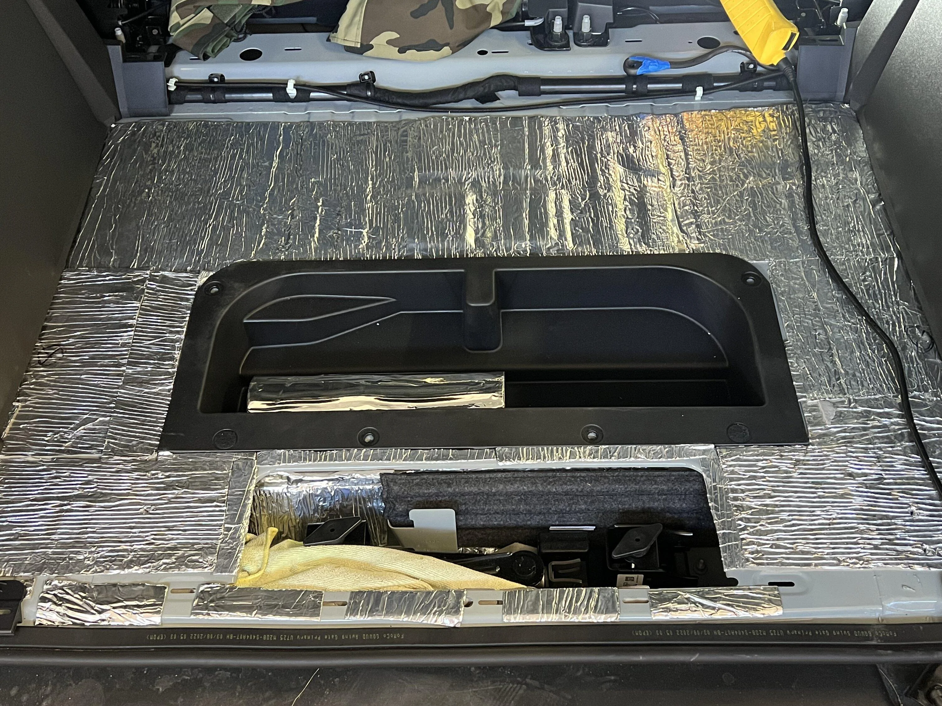 Ford Bronco Bronco audio upgrade build: Hertz woofers, Audison tweeters, Rainbow midrange, AudioControl amp, JL 0215A16B-8192-484B-86DF-FB14BF4C6444