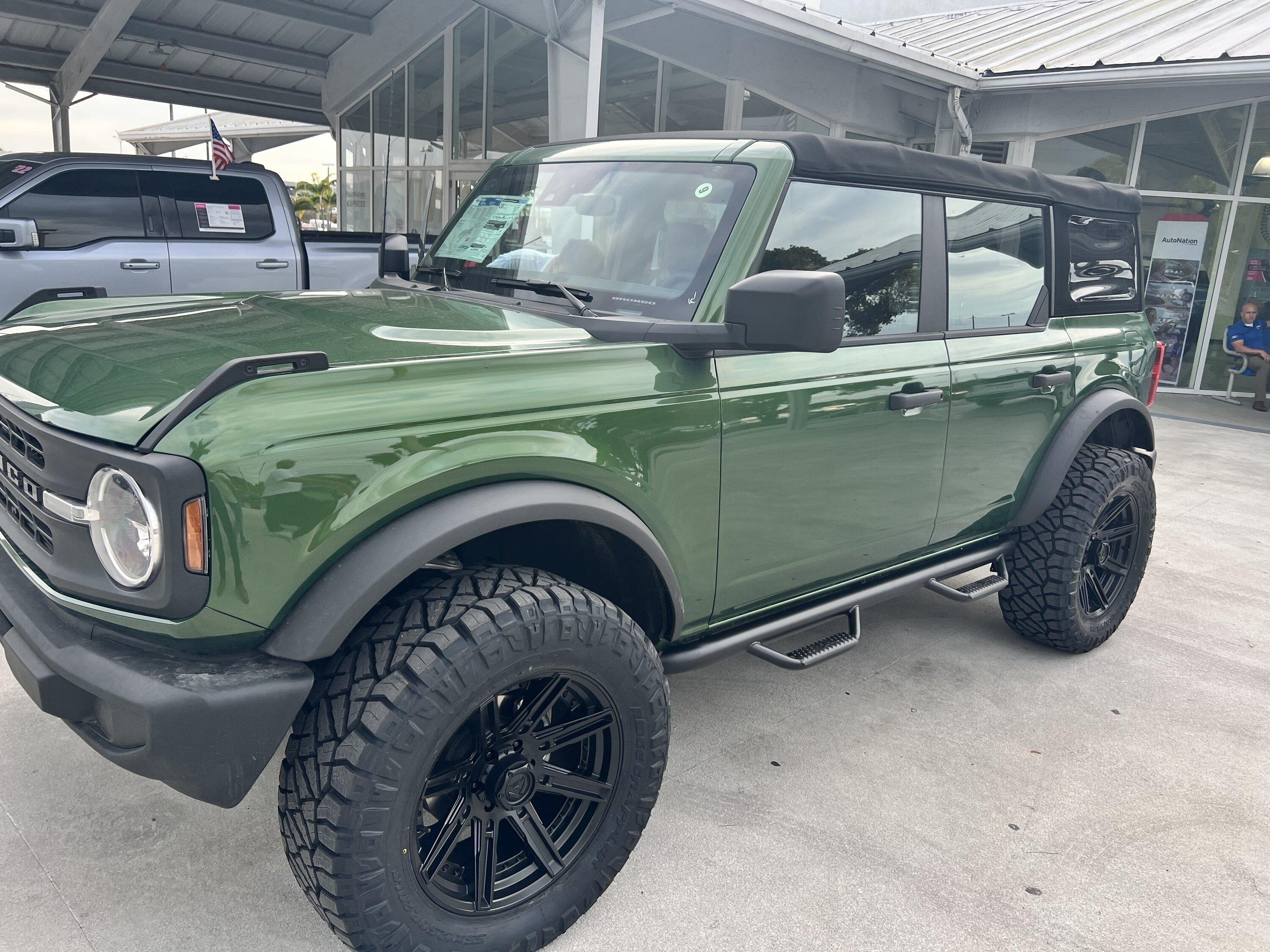 Ford Bronco ERUPTION GREEN Bronco Club ECE59171-FD2B-420E-A816-622E92AAF33C
