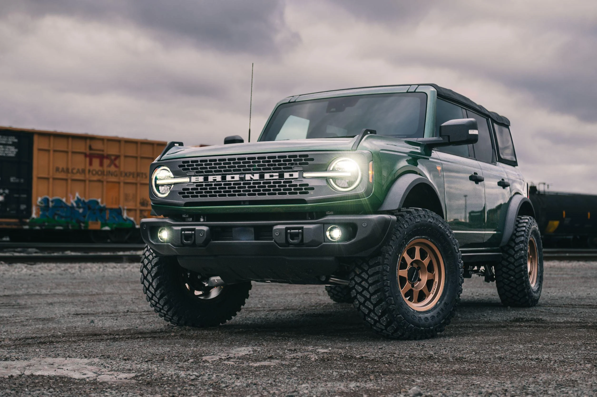 Ford Bronco ERUPTION GREEN Bronco Club Compressed IMG0280