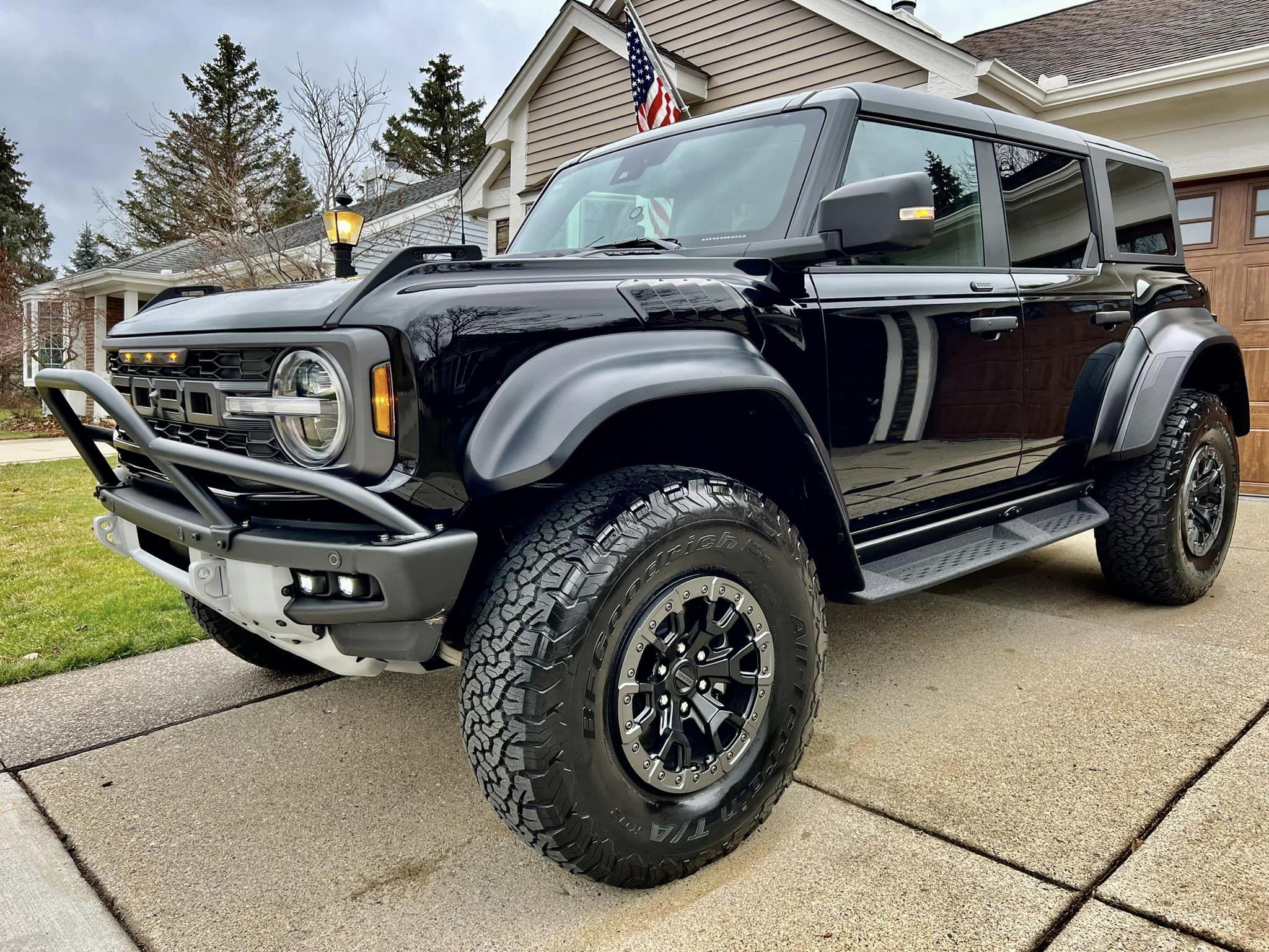 Ford Bronco SHADOW BLACK Bronco RAPTOR Photos Thread 326132818_715454956800320_7332626848388490304_n