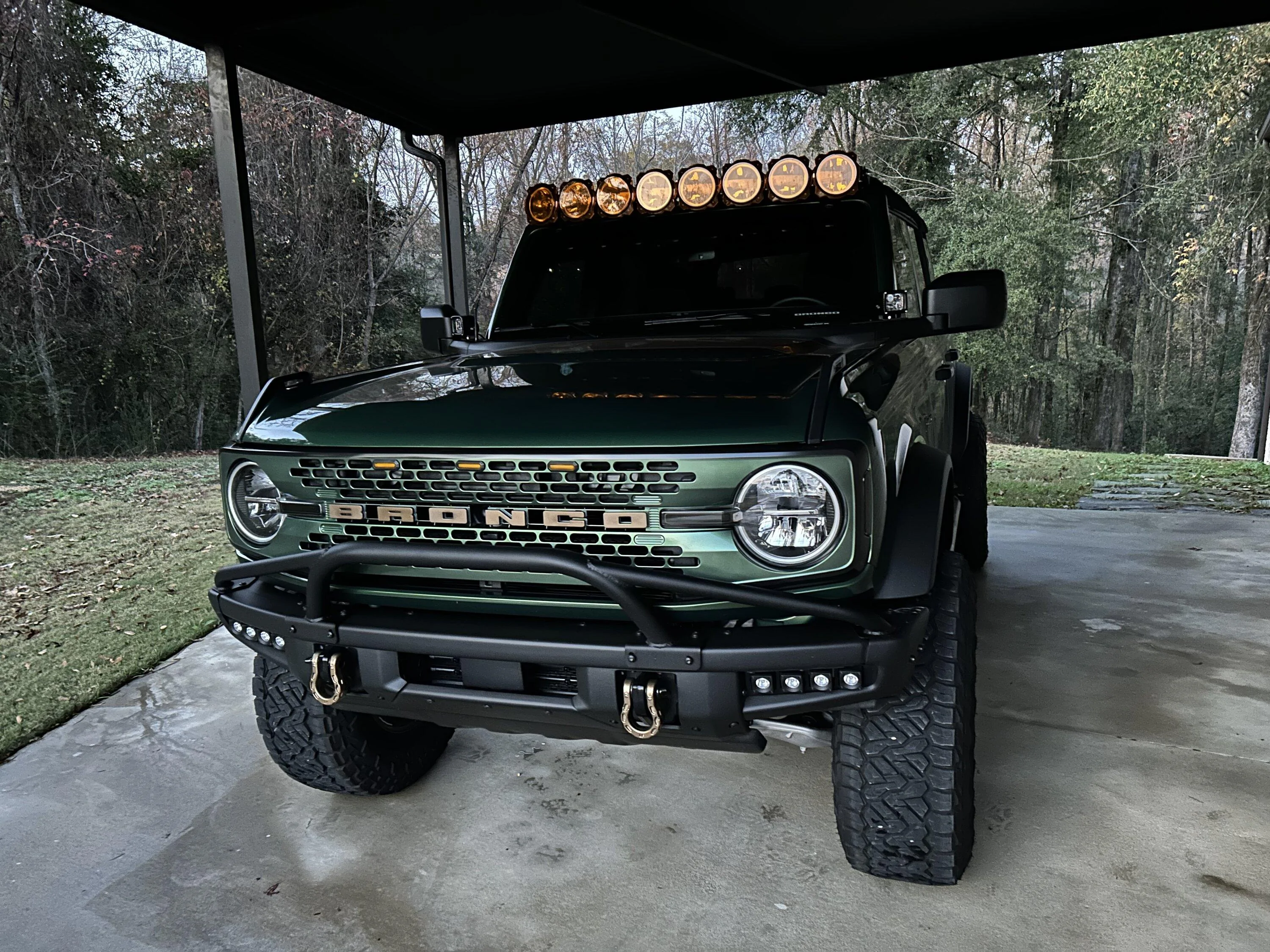 Ford Bronco Eruption green with the matte white side stripe 4A906300-9C46-41D6-BECF-24519F7D397F
