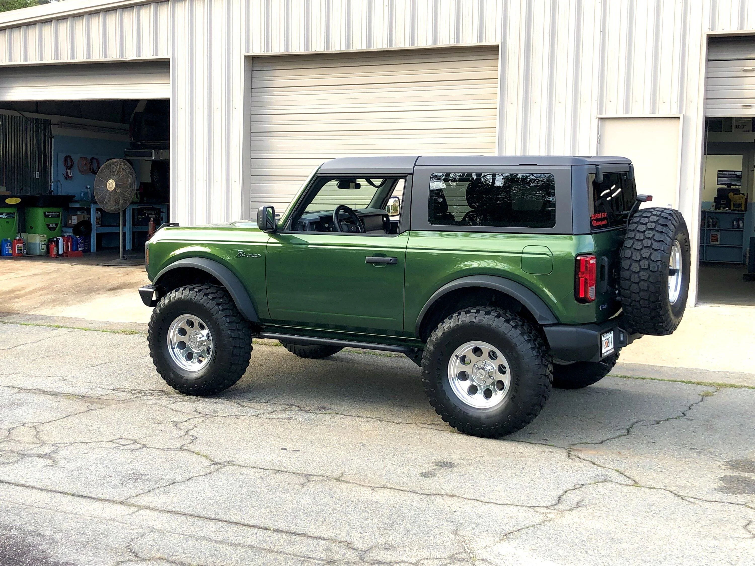 Ford Bronco Retro themed 2Door Eruption Green basequatch progress 6E798D4D-0AF0-49FA-BA6C-80D4A7EF305F