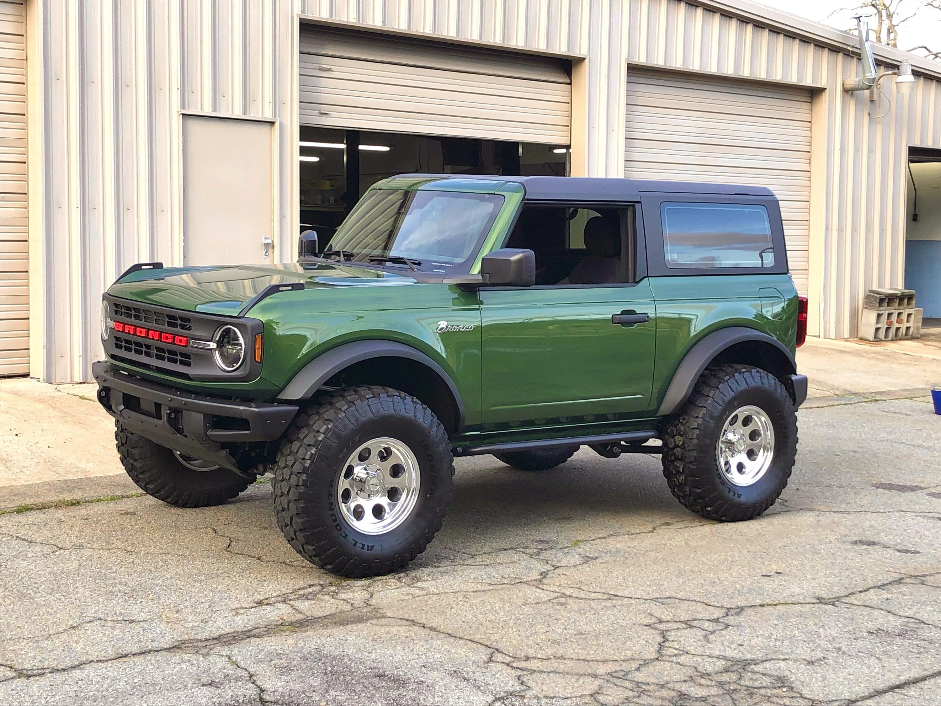 Ford Bronco Retro themed 2Door Eruption Green basequatch progress 314E9841-E434-4BF9-A5E7-4CE89C48B72C