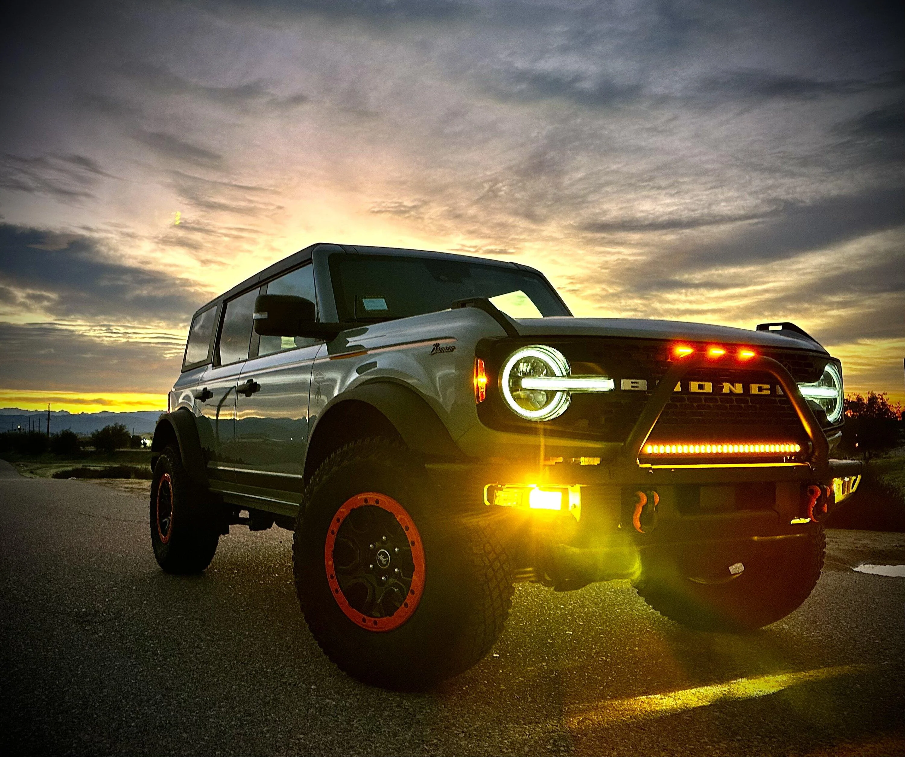Ford Bronco M&R 30" Light Bar Installed on Mod Bumper 5E801872-D3D2-4239-953B-E191173C445F