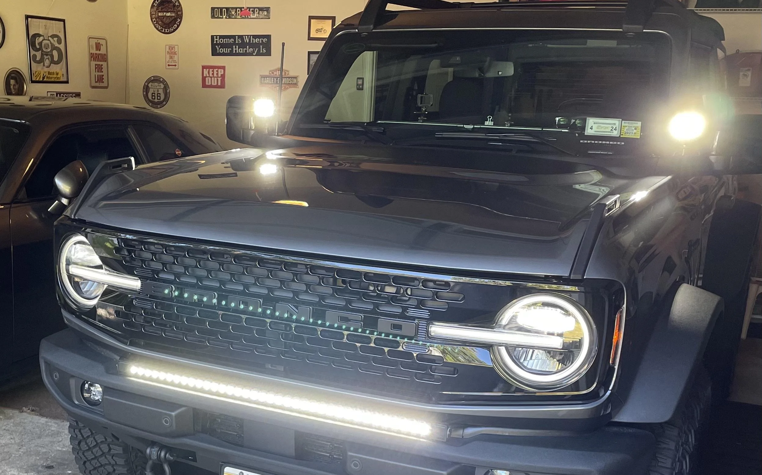 Ford Bronco M&R 30" Light Bar Installed on Mod Bumper FrontLightBar