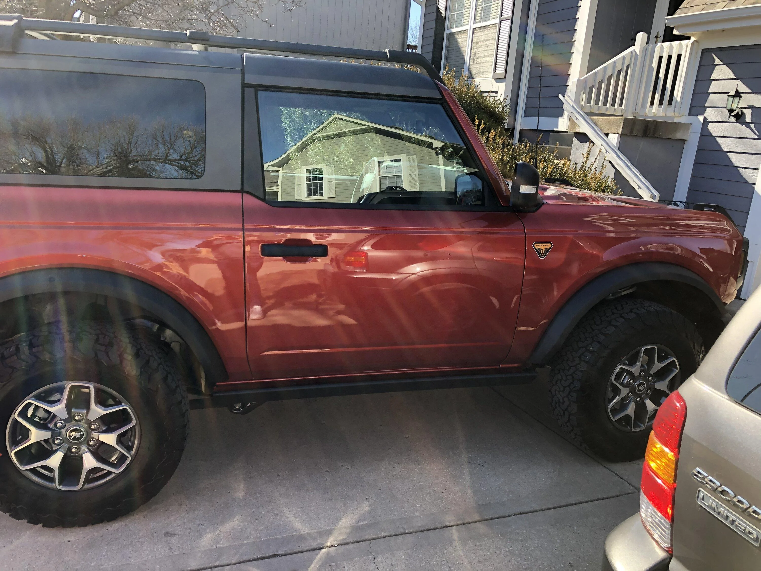 Ford Bronco HOT PEPPER RED Bronco Club E06EF44C-705D-4857-96B3-AFB95680F13B