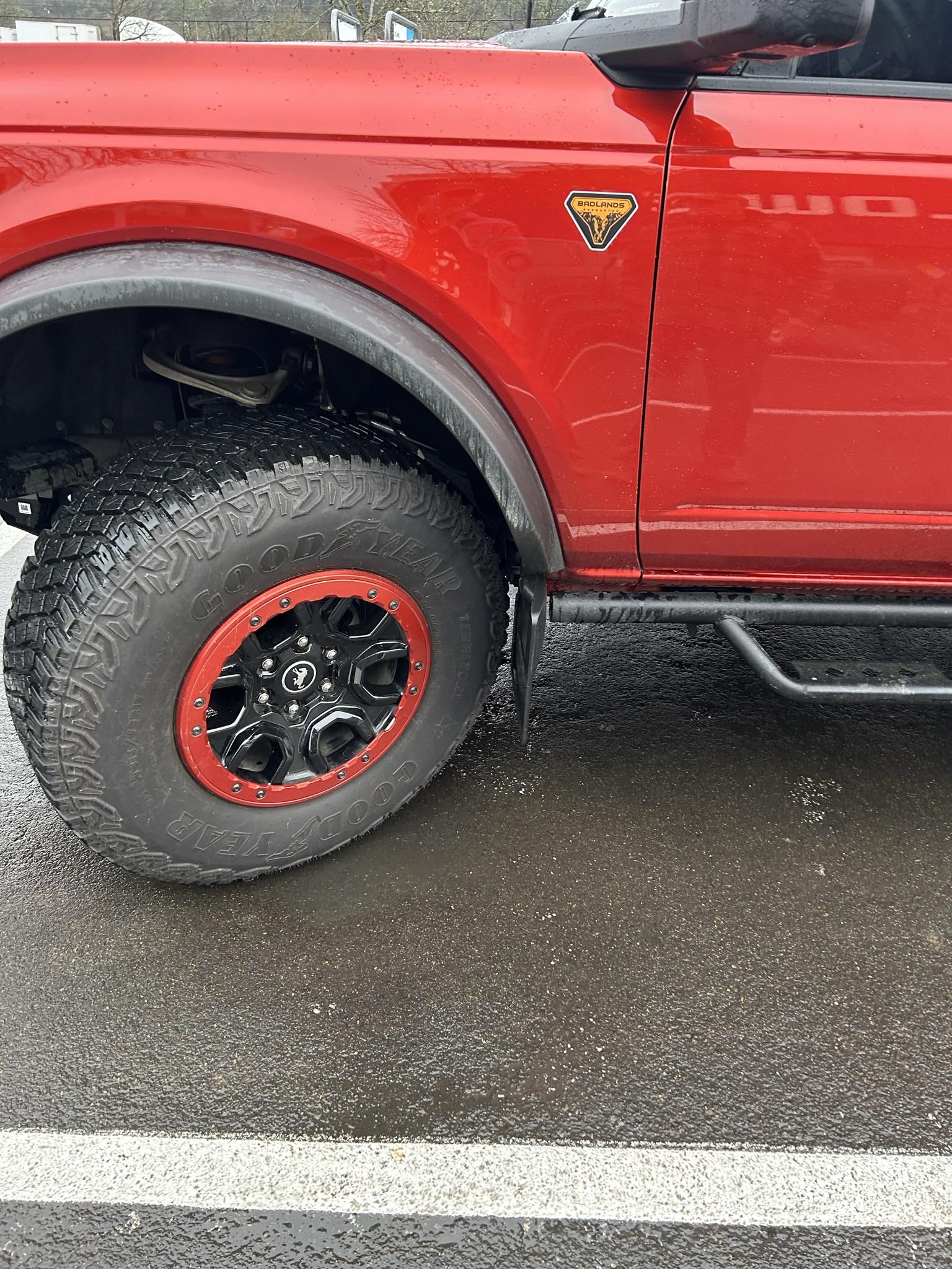 Ford Bronco HOT PEPPER RED Bronco Club 346961C5-DAA1-471D-A7D8-41F9D9A29B10