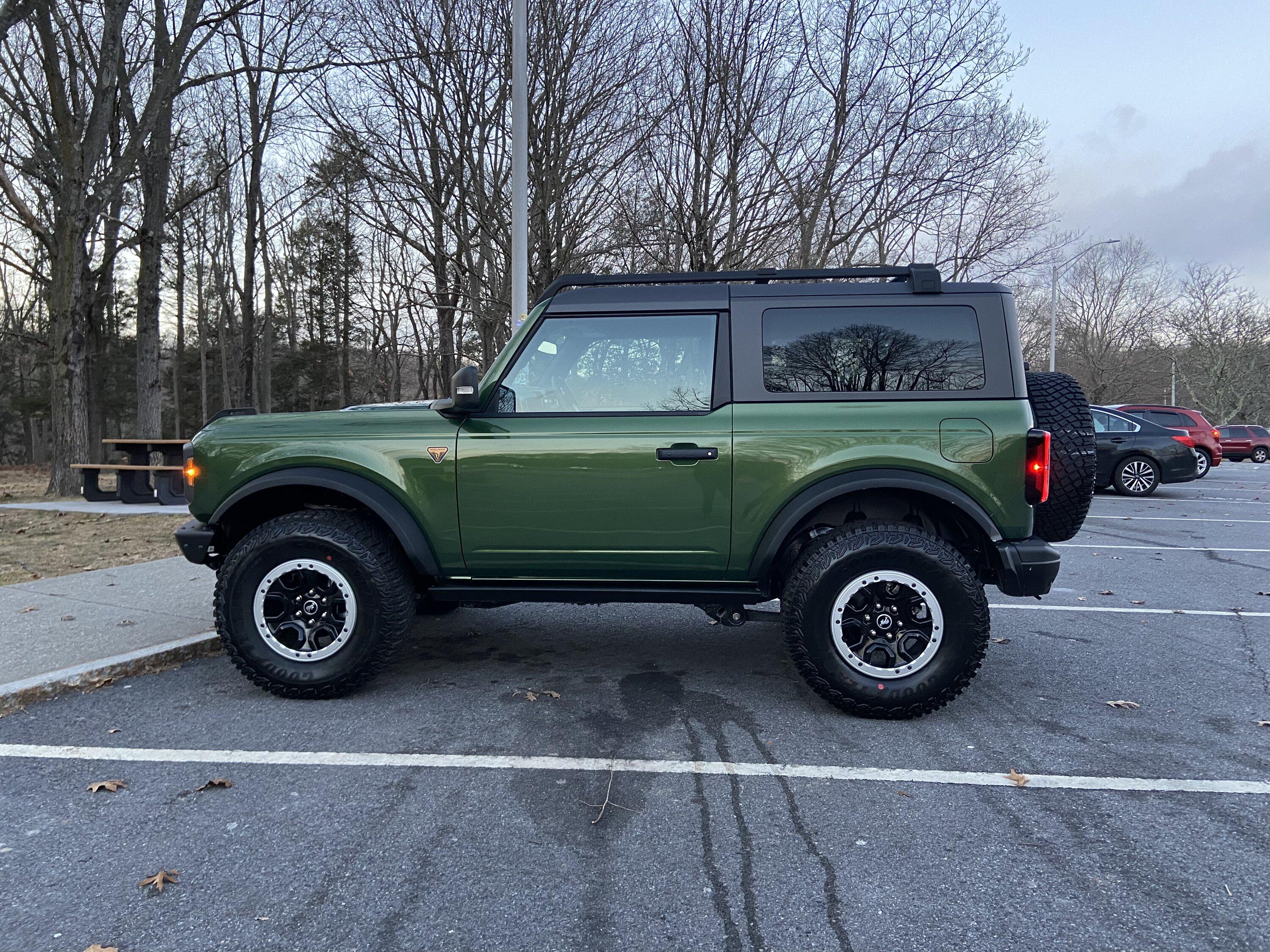 Ford Bronco 12/19/2022 build week group 83542E28-5408-4529-9B0F-0AEEA1E34148