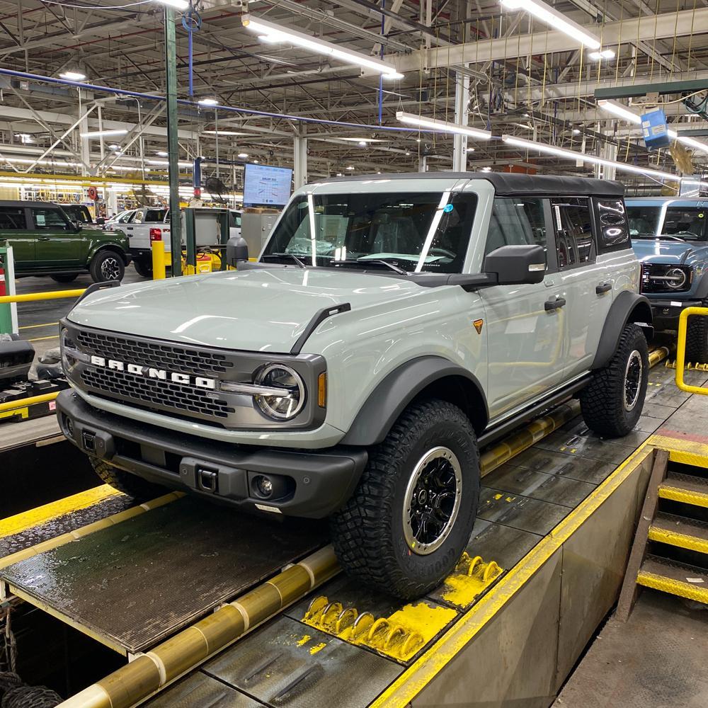 Ford Bronco Bronco First-Year Review Pics & Video : Couldn't be any happier! Broncoassliine (1)