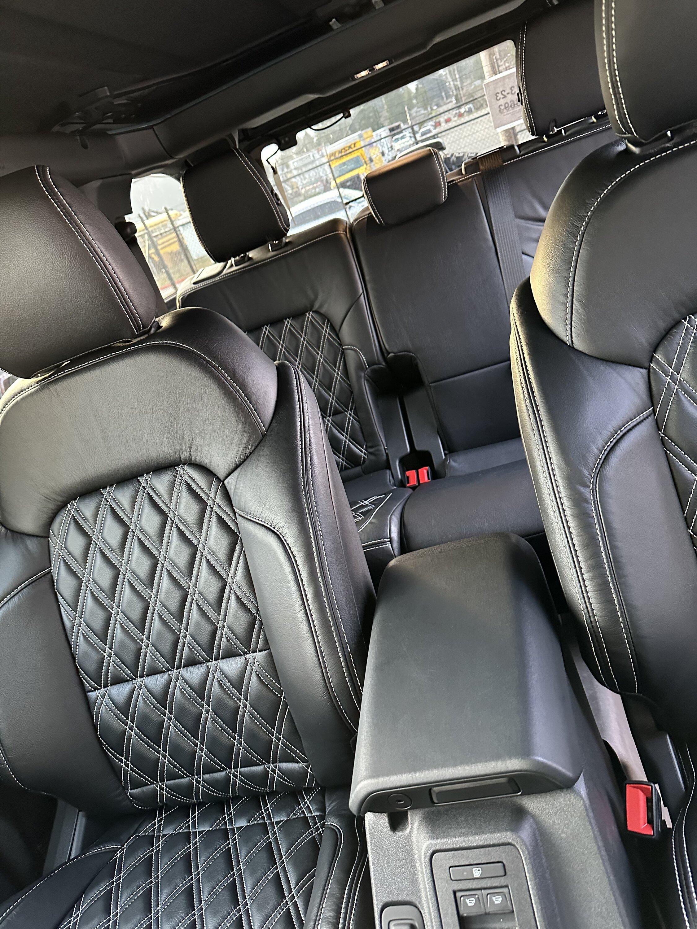 Ford Bronco Badlands vs rubicon pricing. What am I missing ? 9D3AC3B7-2ADA-4A30-A6FC-63042385844B