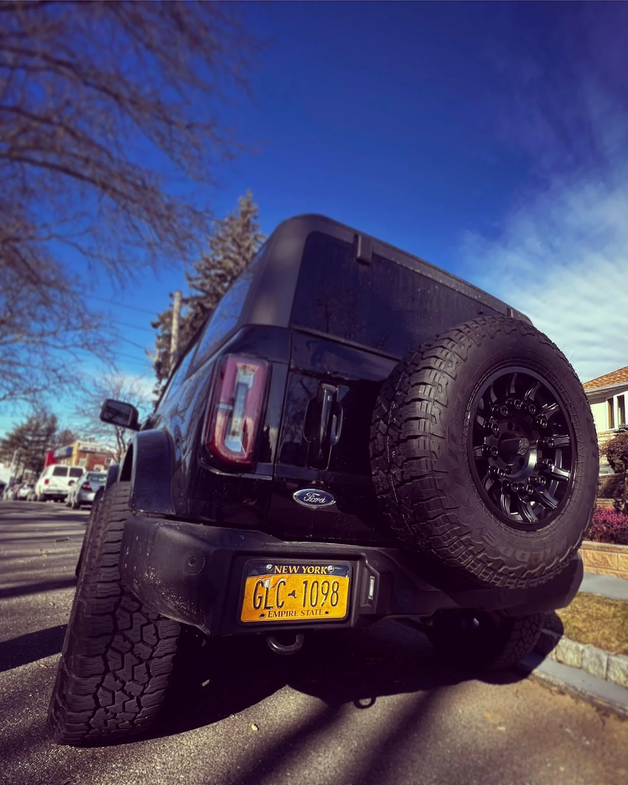 Ford Bronco SHADOW BLACK Bronco Club A95CD7E5-F634-4FF7-A101-E17EE873391A