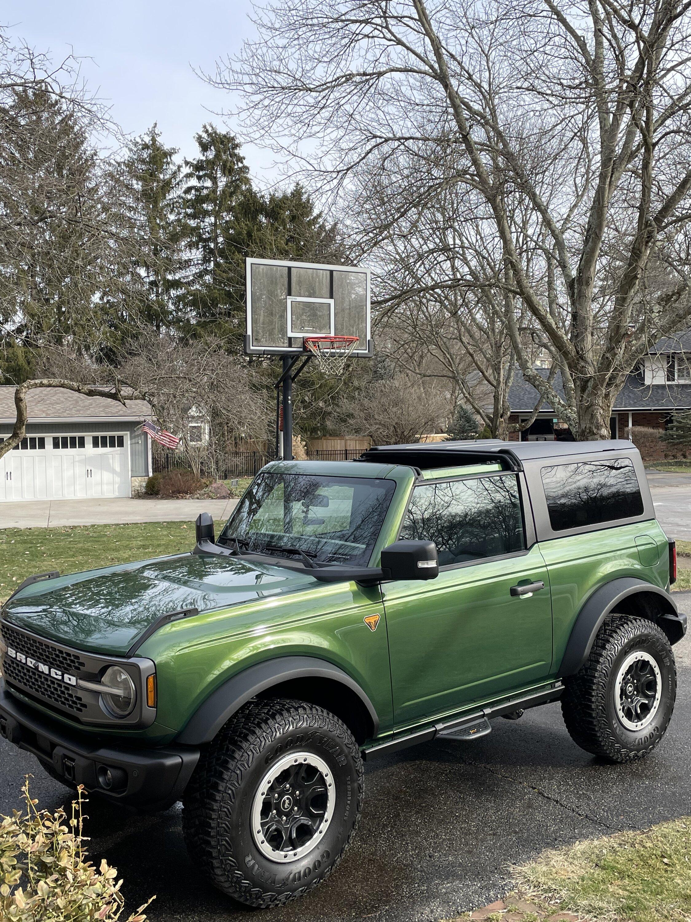 Ford Bronco ERUPTION GREEN Bronco Club 3F3A459C-69BA-4985-8AA6-F7686FA65425