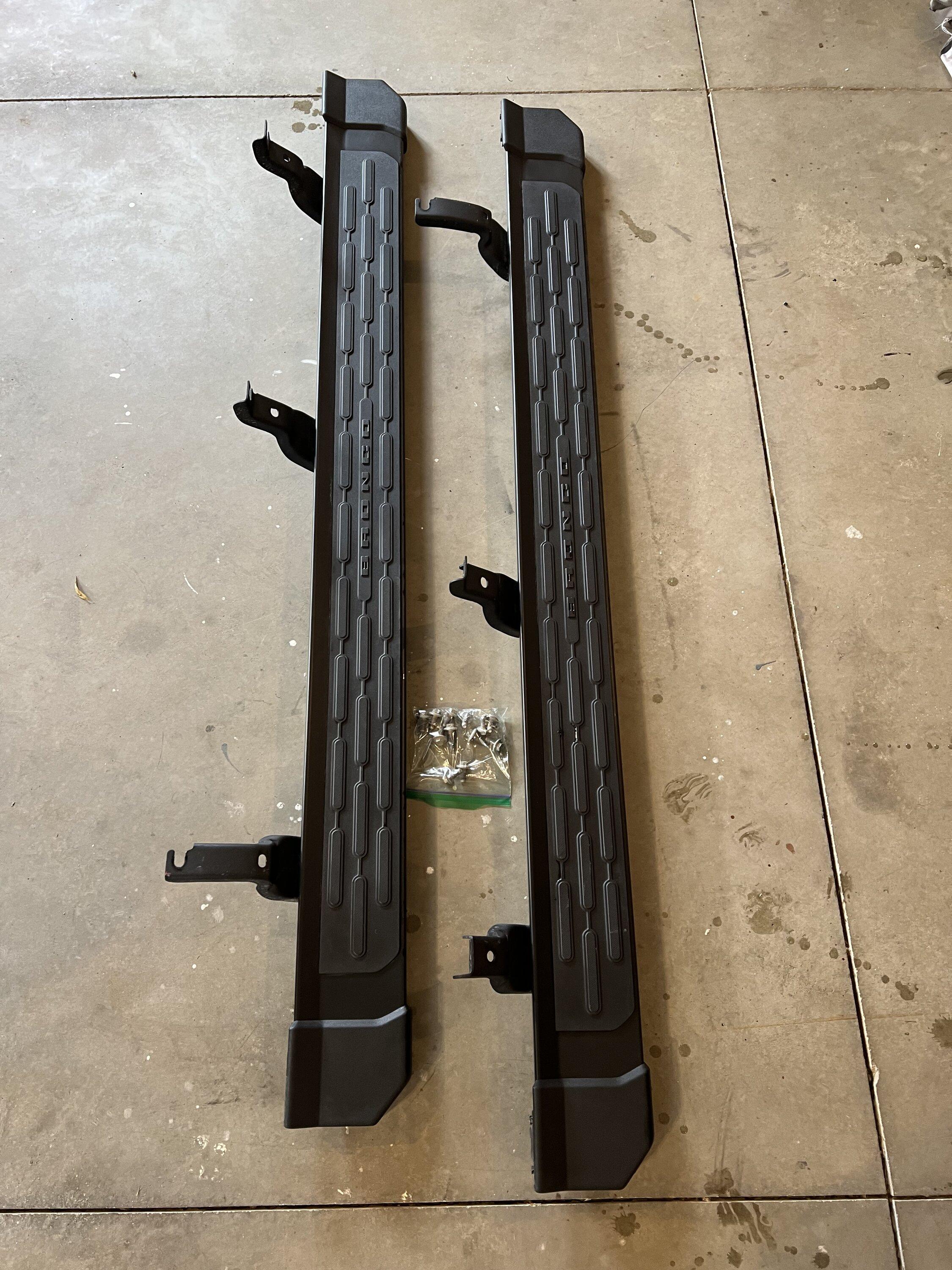 Ford Bronco OBX Running Boards (Grand Rapids, MI) runnin