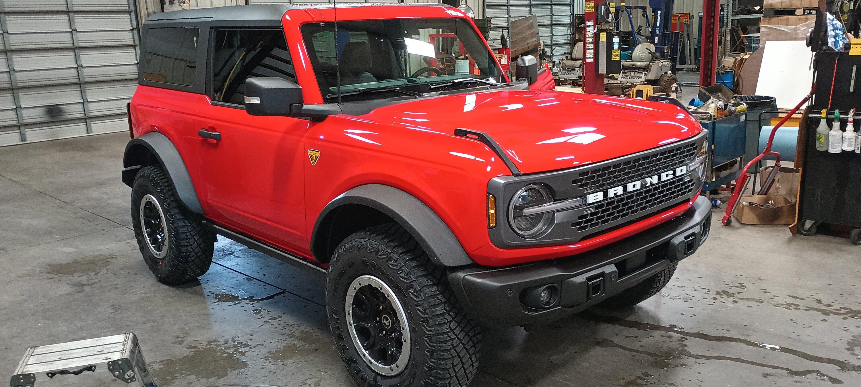 Ford Bronco RACE RED Bronco Club IMG_20230205_134107672