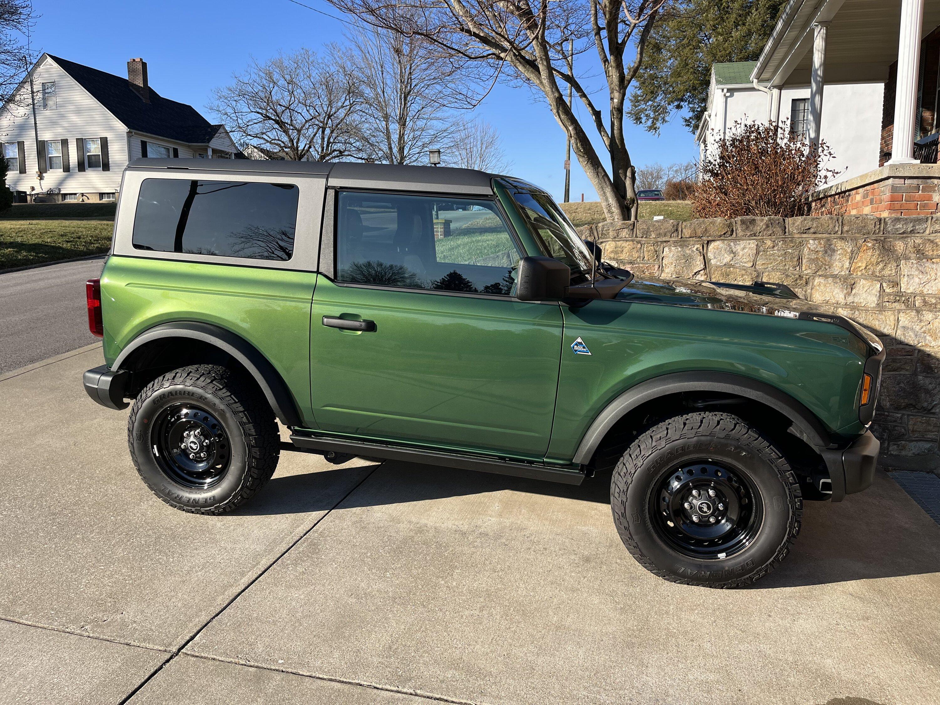 Ford Bronco ERUPTION GREEN Bronco Club C5CA7D38-8FBD-4D2B-BABB-C2193118DEB3