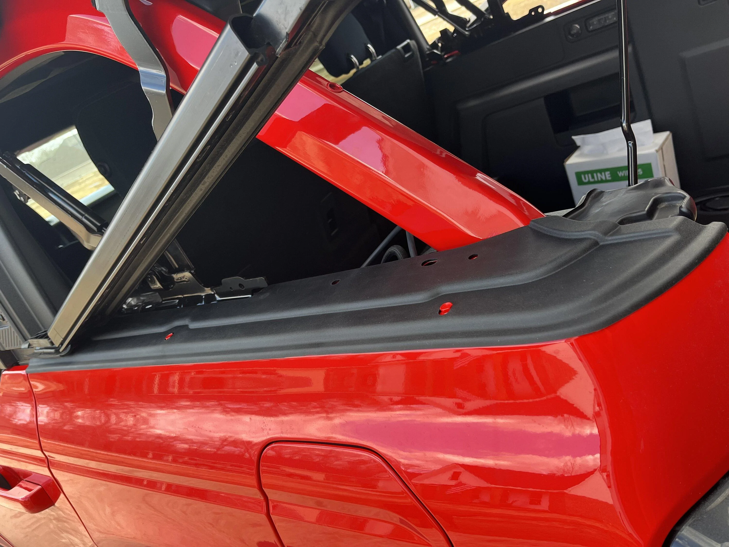 Ford Bronco Soft top Rubbing rear paint B3897713-3D24-4AB2-A7B2-B6EAA252A4B3