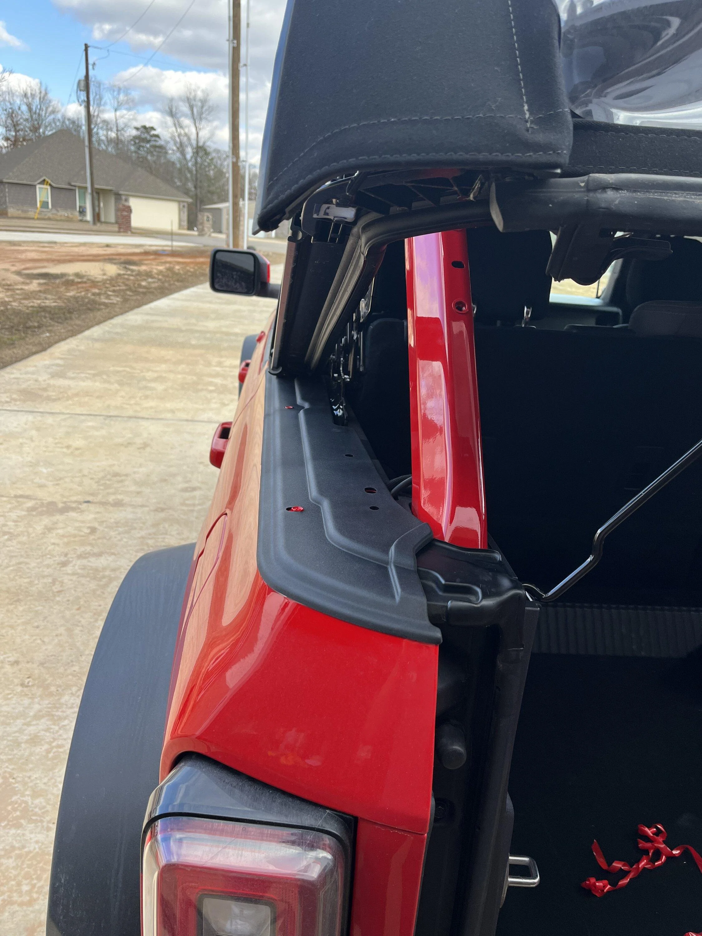 Ford Bronco Soft top Rubbing rear paint 87300B01-C9CE-4A2D-9CA7-51BF6B4CBC1D