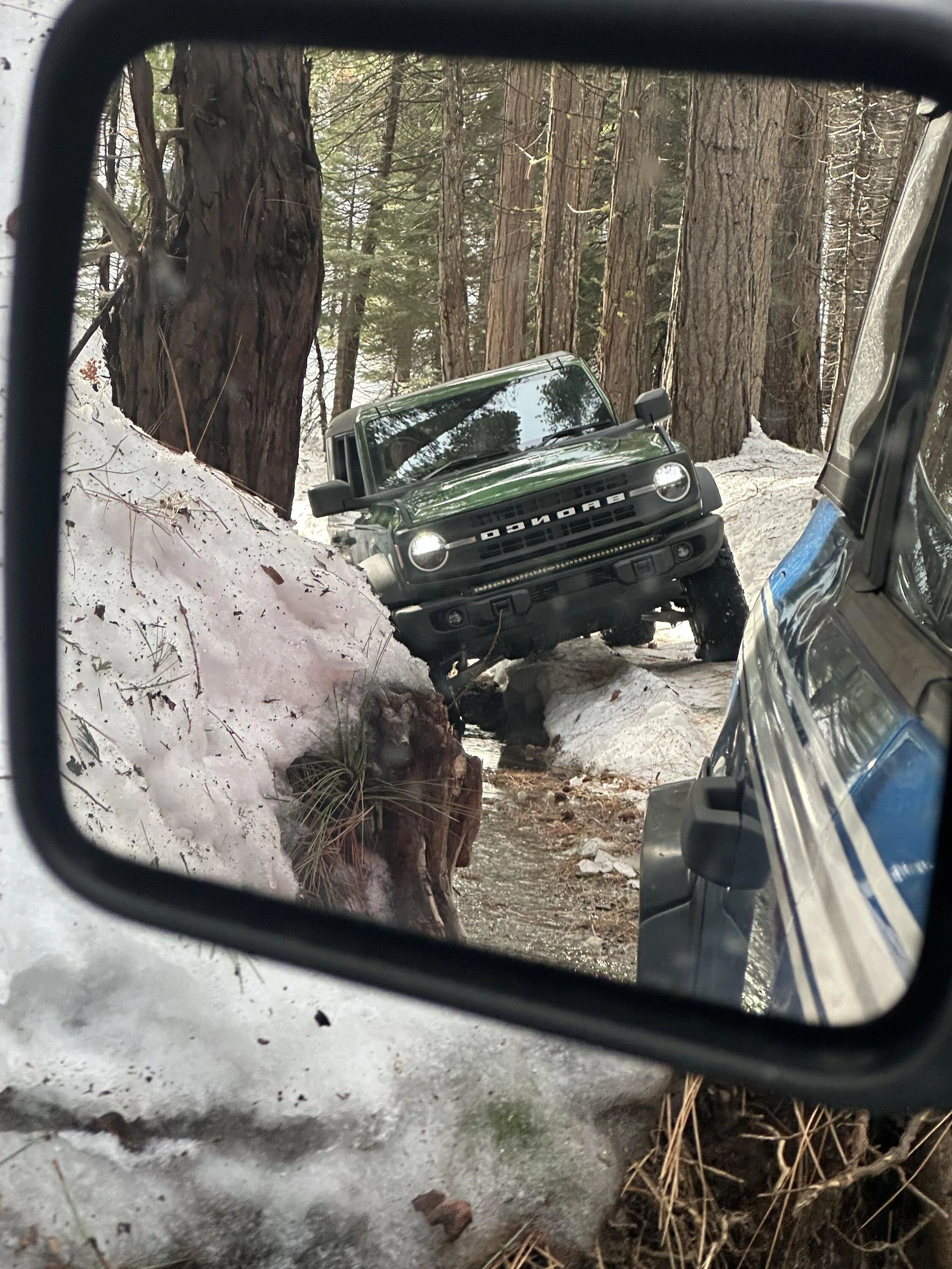 Ford Bronco Couple of Broncos go on a snow adventure DAC353C1-9D51-4468-9709-8EDBDA575A9D