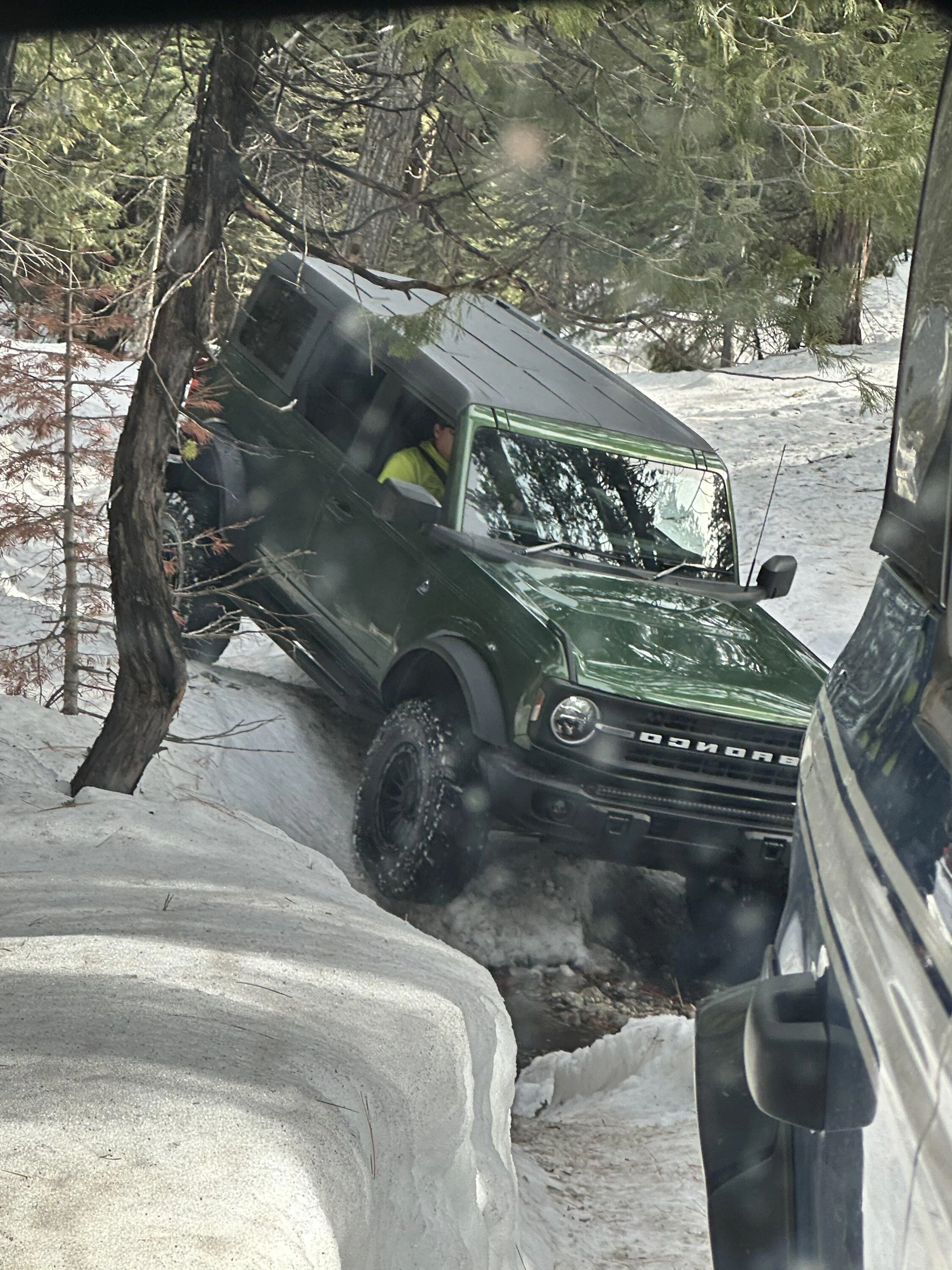 Ford Bronco Couple of Broncos go on a snow adventure 6D30D7F3-1638-4AF3-A5B8-AFB996D00C4C