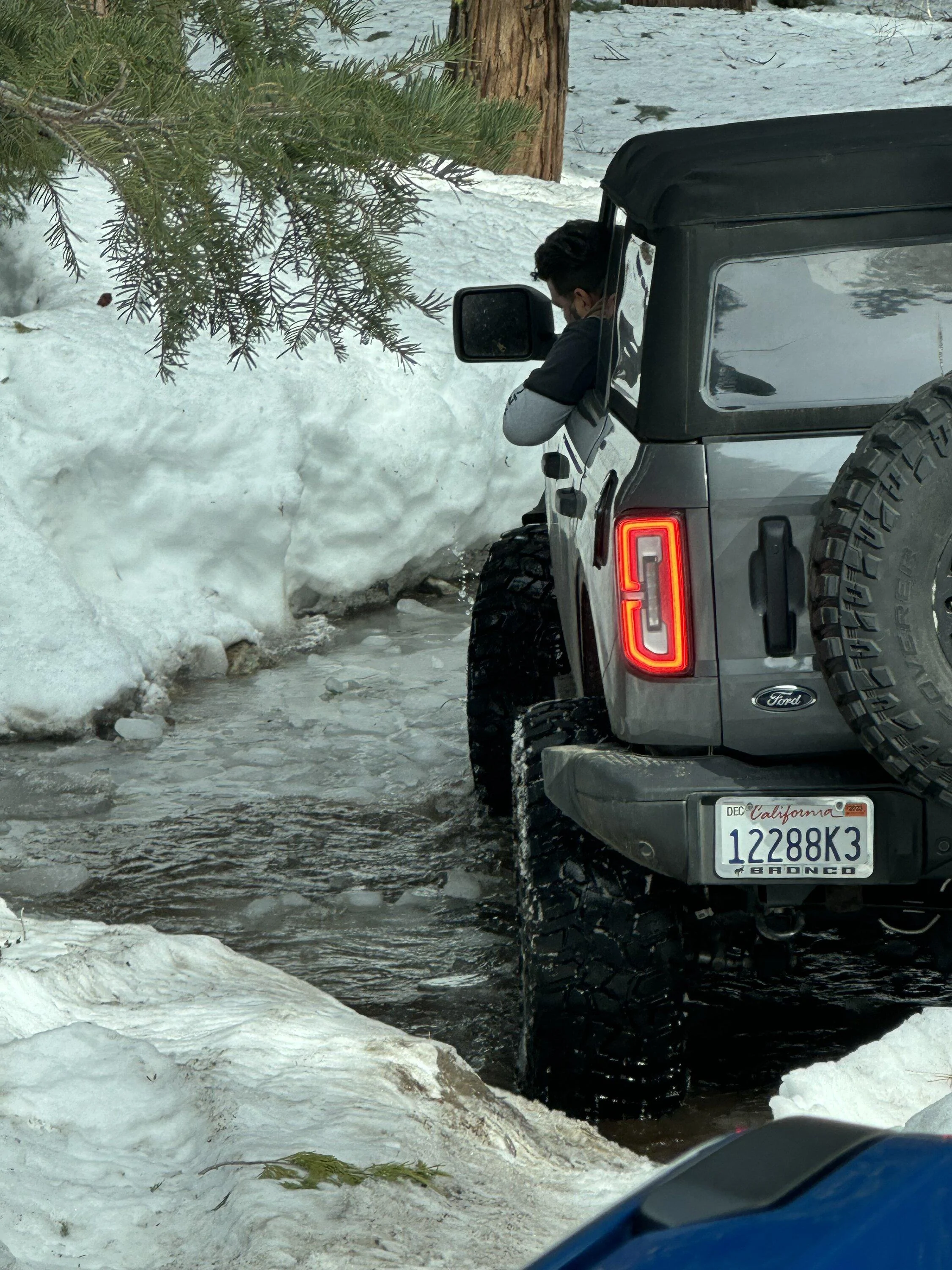 Ford Bronco Couple of Broncos go on a snow adventure 17F3F38F-9A0A-458A-B4BC-62BA1E94A36F